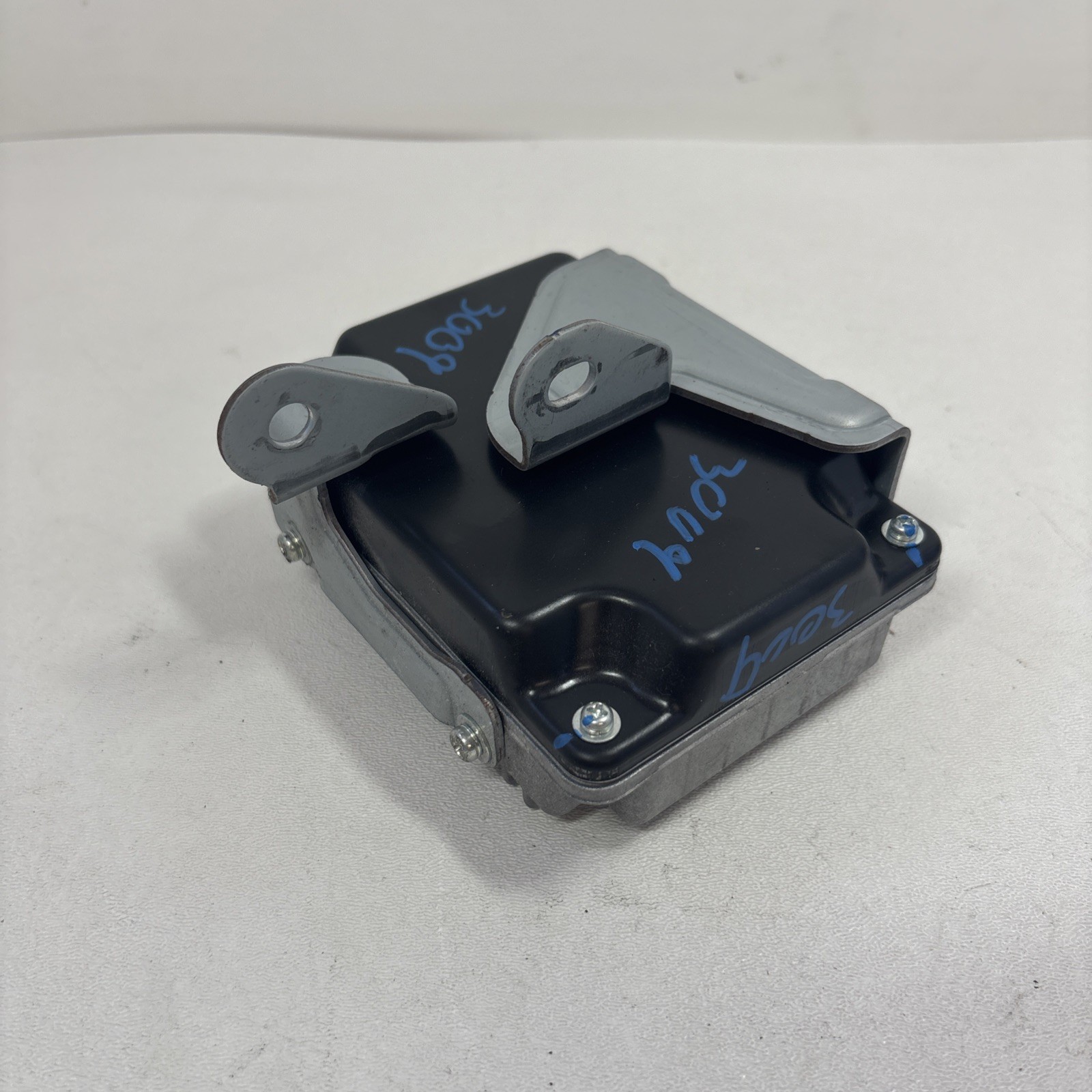 2015-21 JEEP COMPASS Power Supply Voltage Inverter Converter 68202292aa OEM