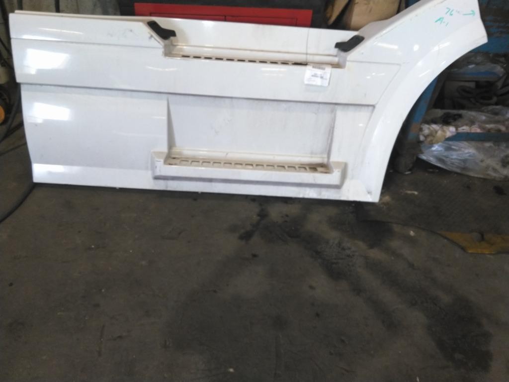 For 2016 VOLVO VNL SIDE FAIRING Right ,  OH
