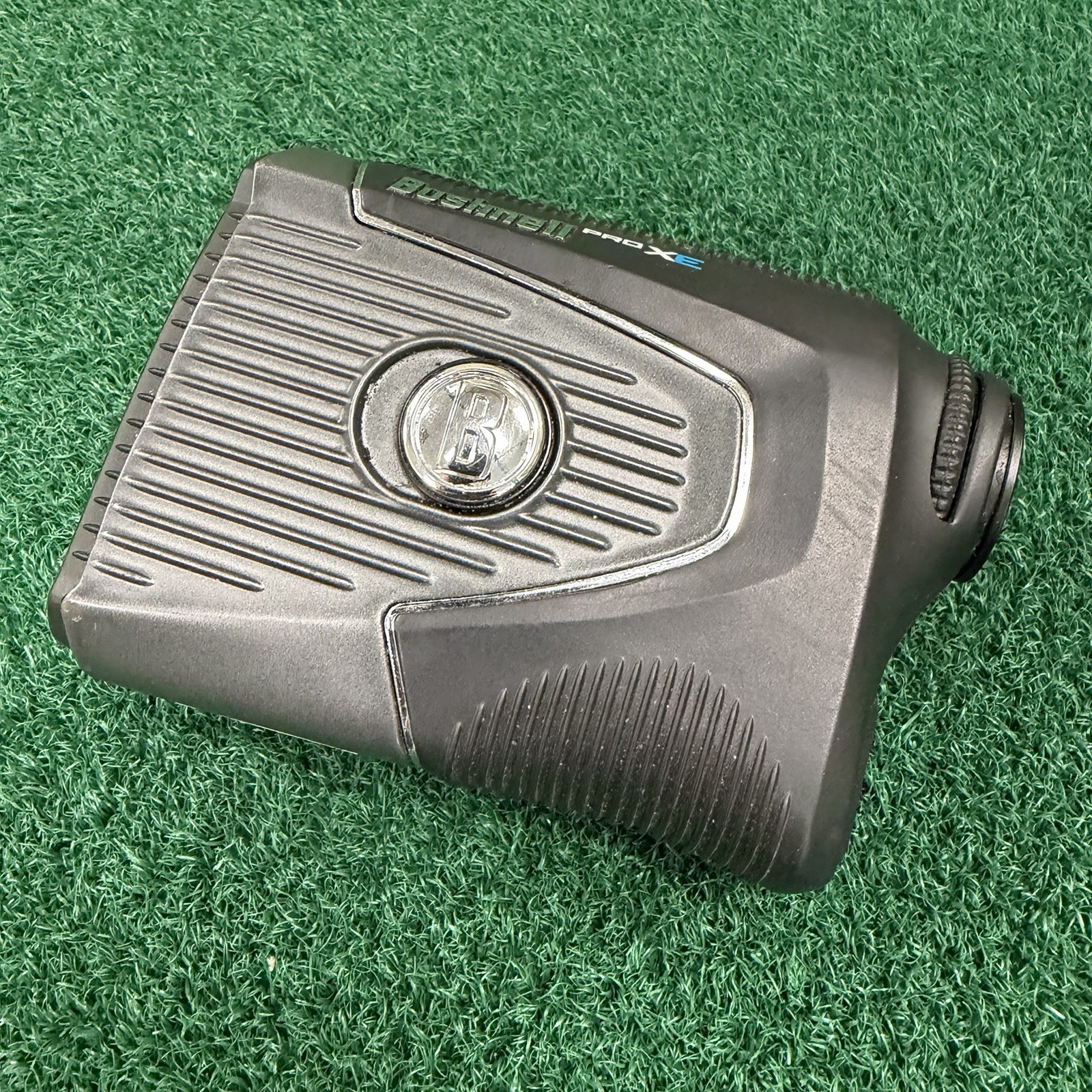 Bushnell Pro XE Golf Laser Rangefinder with slope- Black/Silver