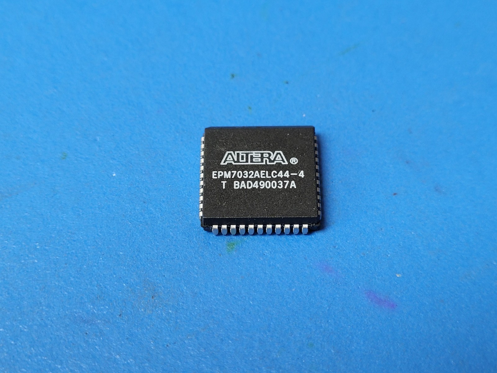 (3 PCS) EPM7032AELC44-4 ALTERA IC CPLD 32MC 4.5NS 44PLCC