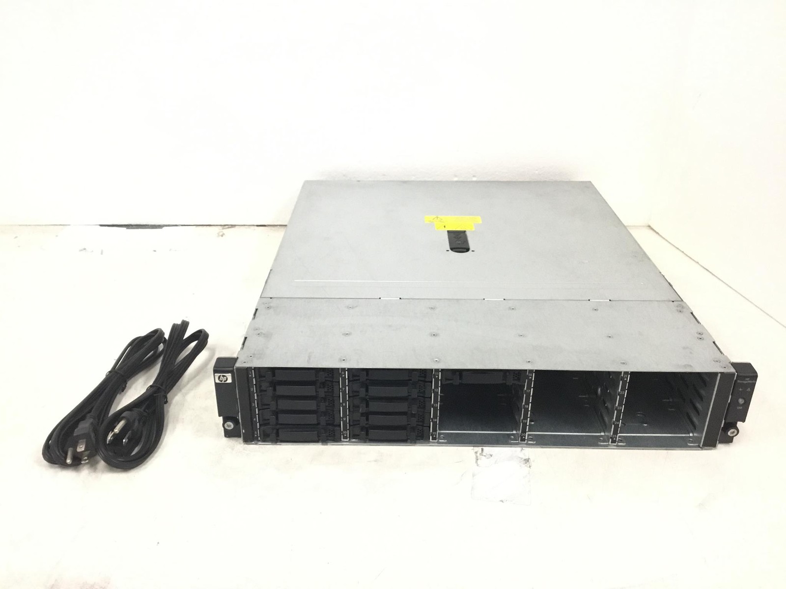 HP StorageWorks AJ941-63002 RMN Drive Enclosure Hard Drive Array - Free Shipping