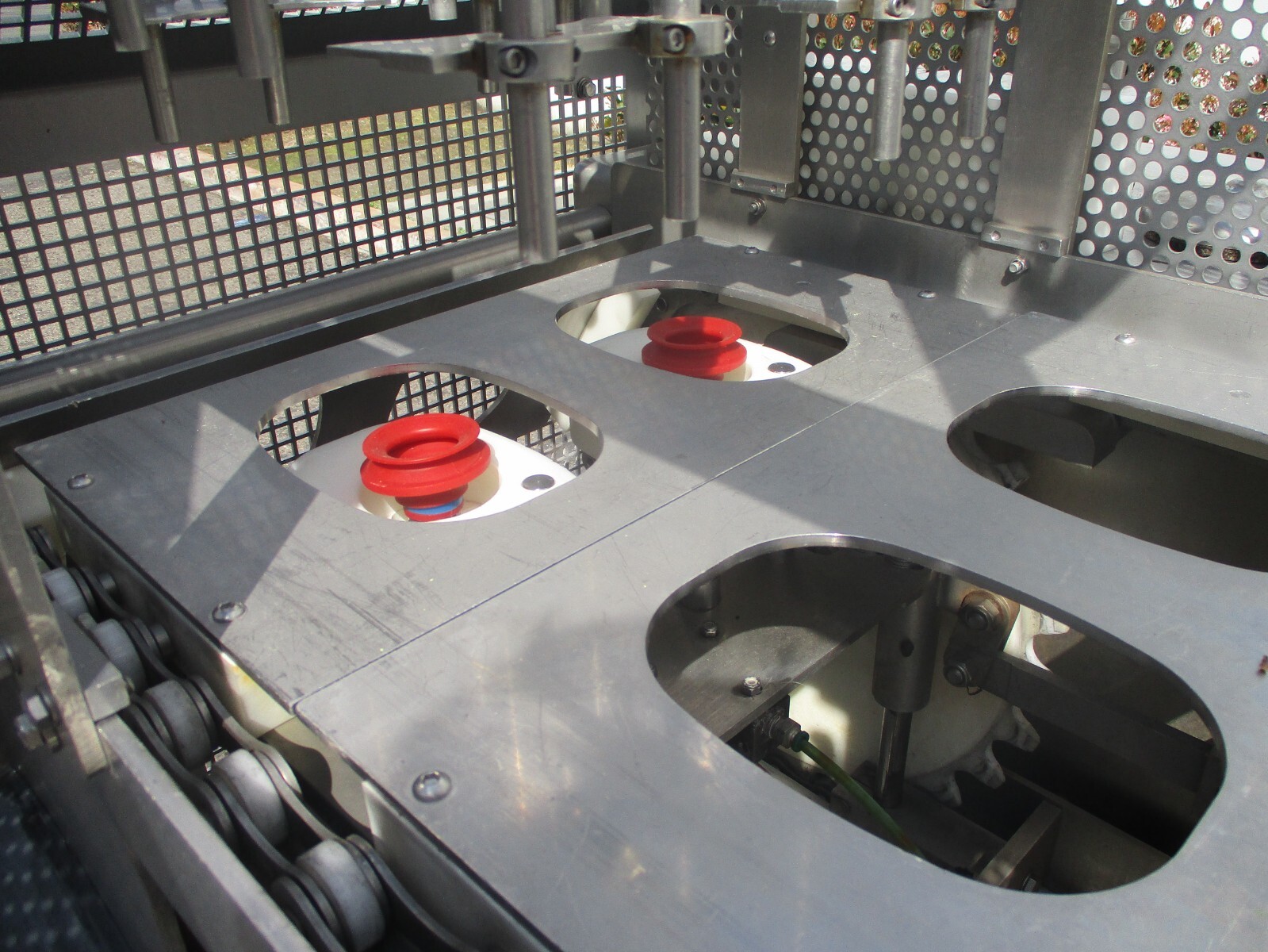 WCB STAINLESS ICE CREAM FILLING MACHINE / SCROUND ICE CREAM CONTAINER FILLER