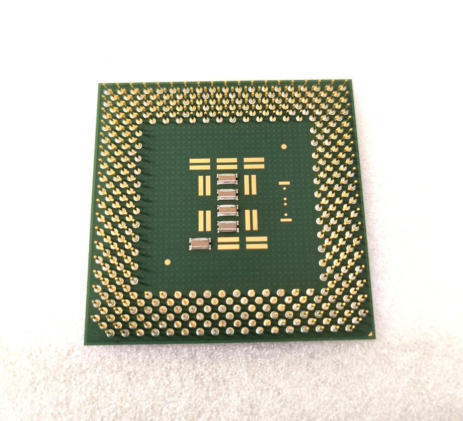 VINTAGE INTEL 700MHCELERON 700/128/66/1.7V SOCKET 370 CPU TESTED PULLS RM4-BIN50