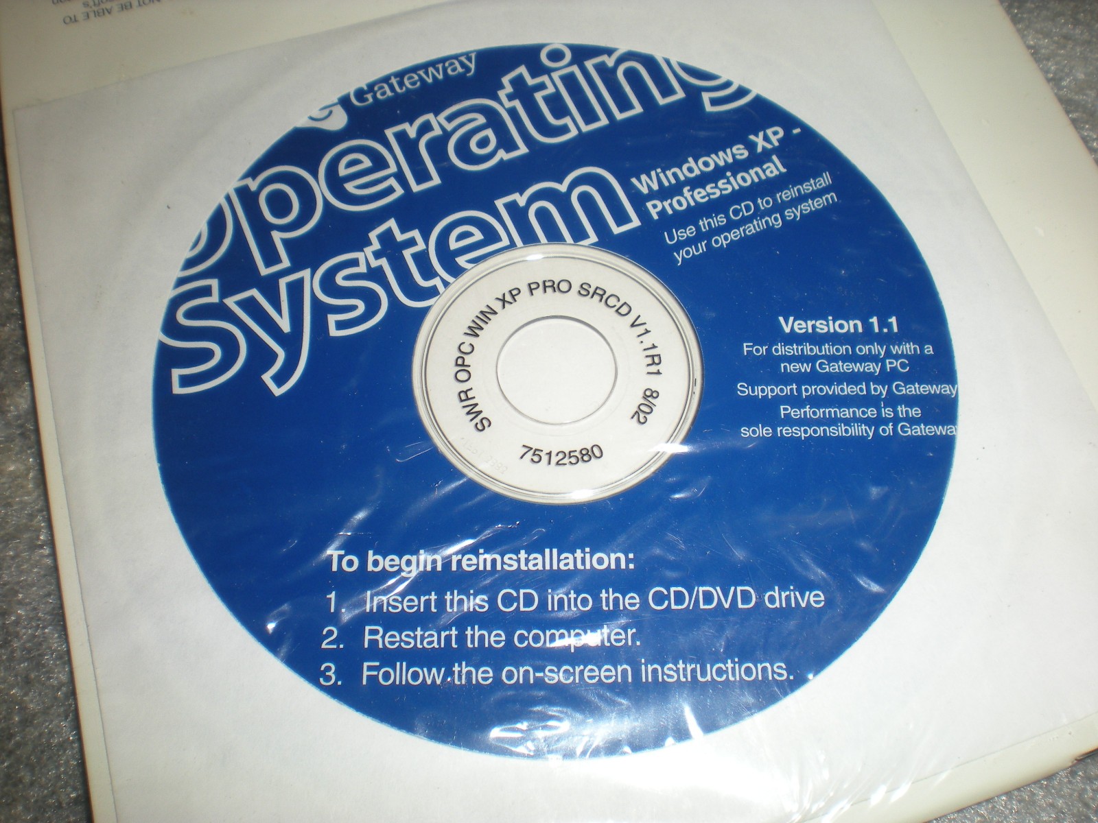 (NO KEY) New Gateway Microsoft Windows XP Professional SP1 Reinstallation Disc