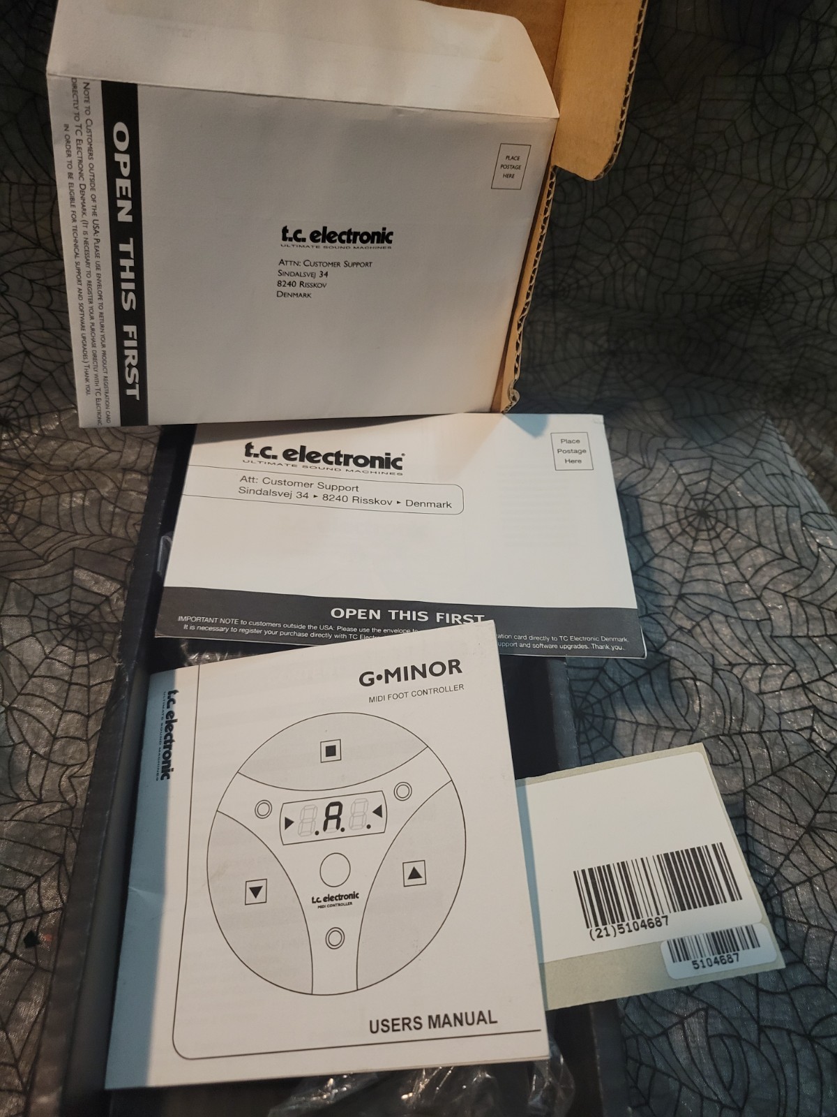 TC Electronic G-Minor MIDI FOOTSWITCH Controller Program Change Tap Tempo Tuner