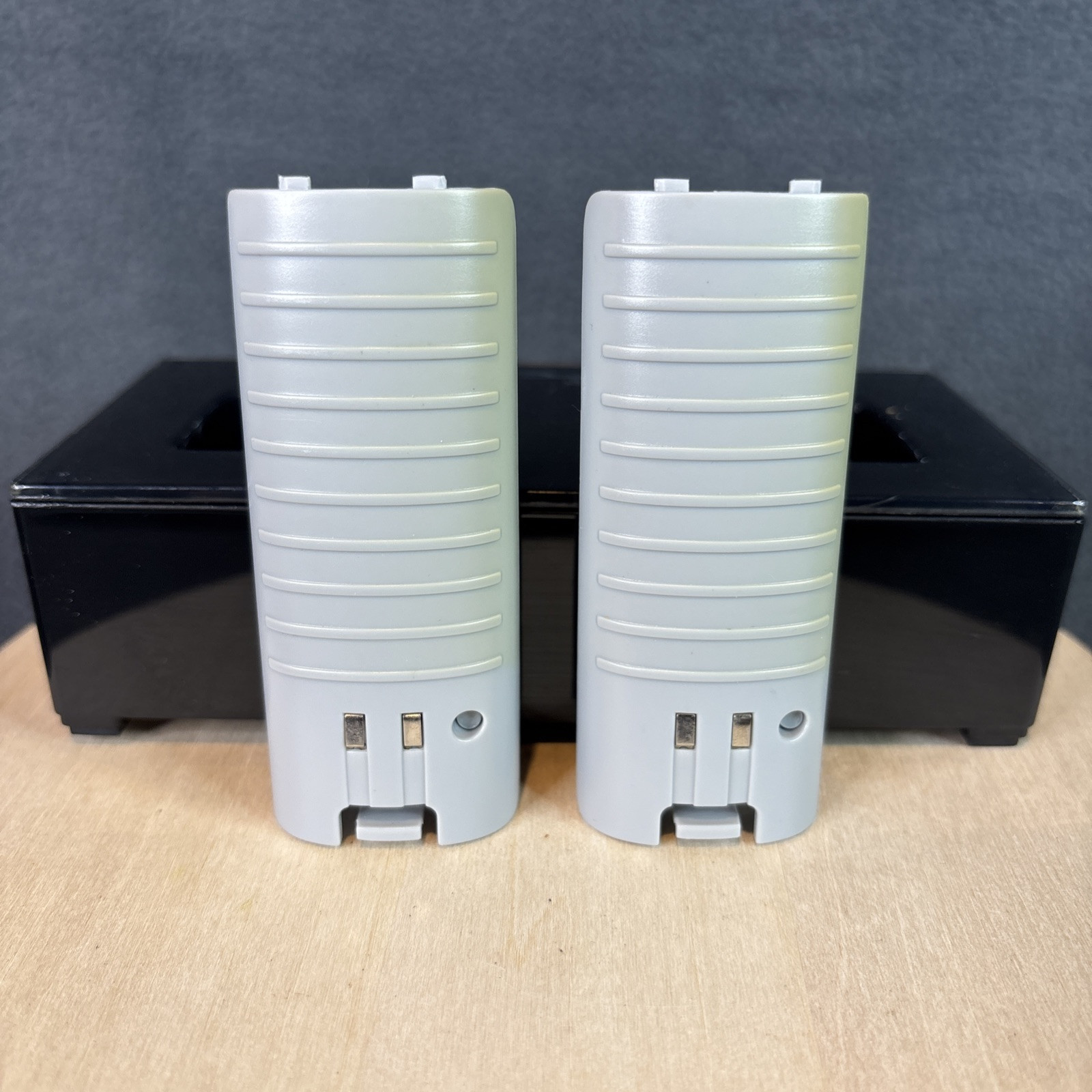 Rocketfish Wii & Wii U Remote Charge Dock with Rechargeable Battery Pack