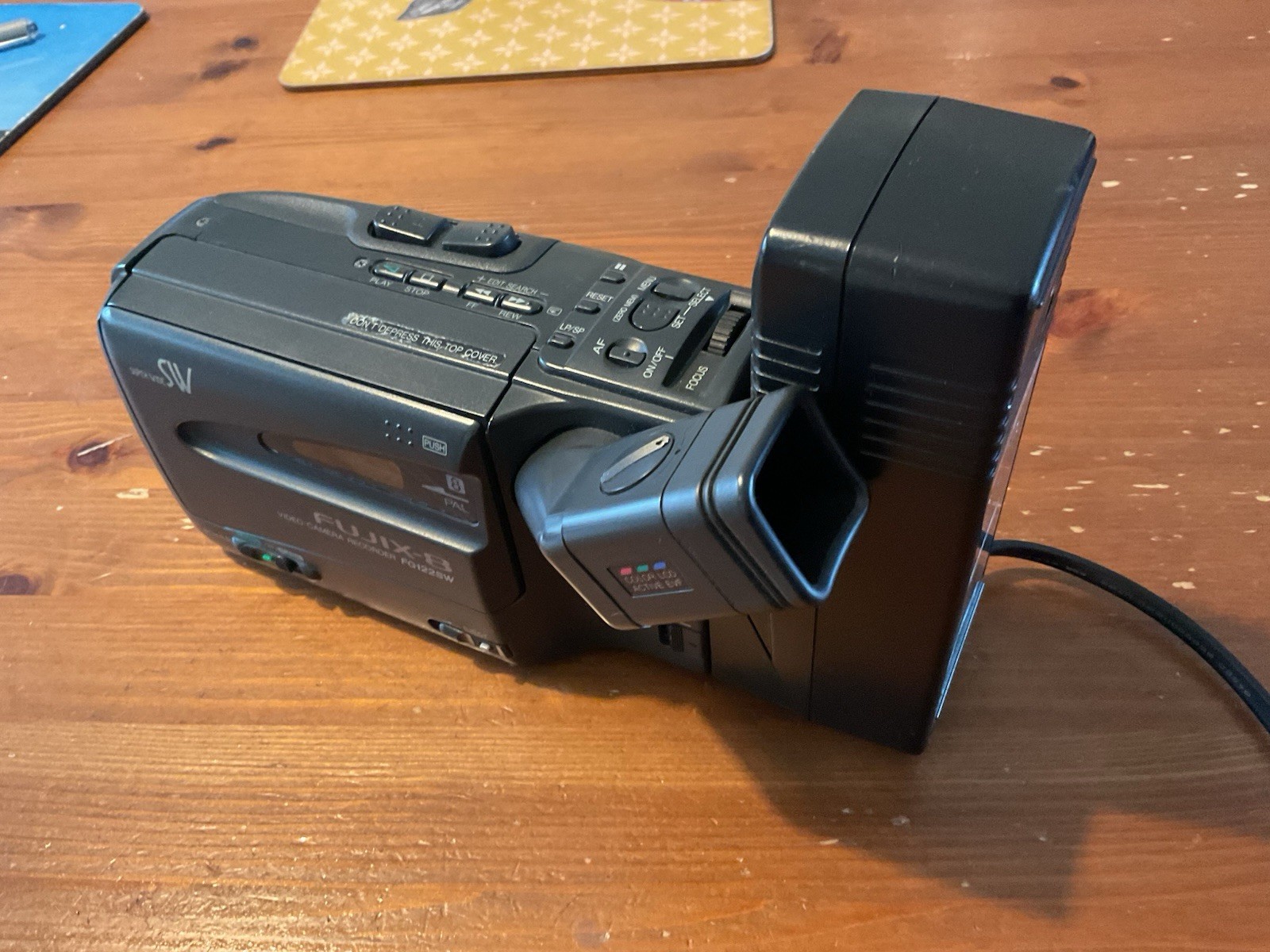 Fuji FG122SW | Video8 camcorder with box and accessories (tested - needs repair)