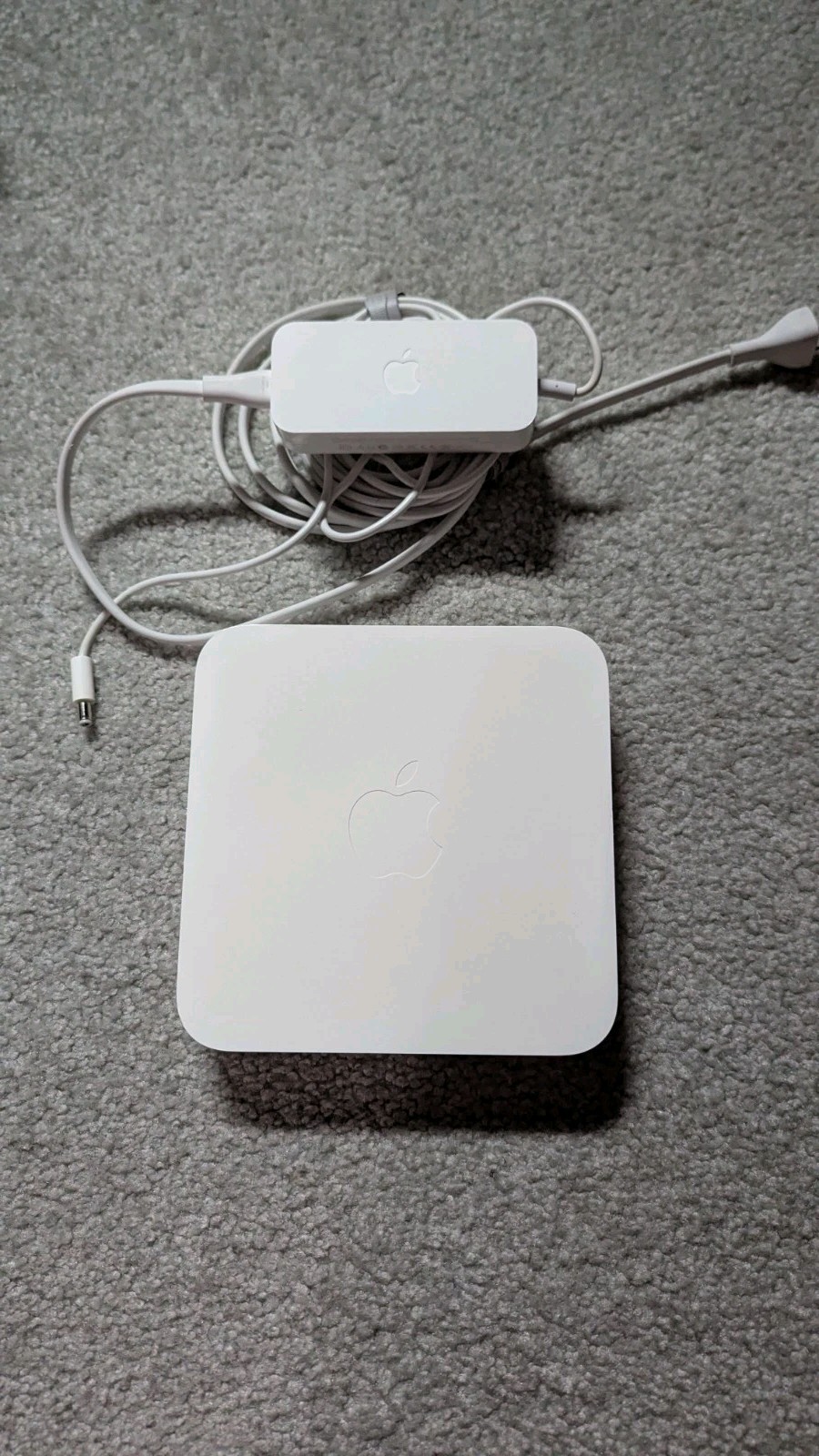 Apple AirPort Extreme 802.11n Base Station A1354 Wireless Router w/ Power Supply