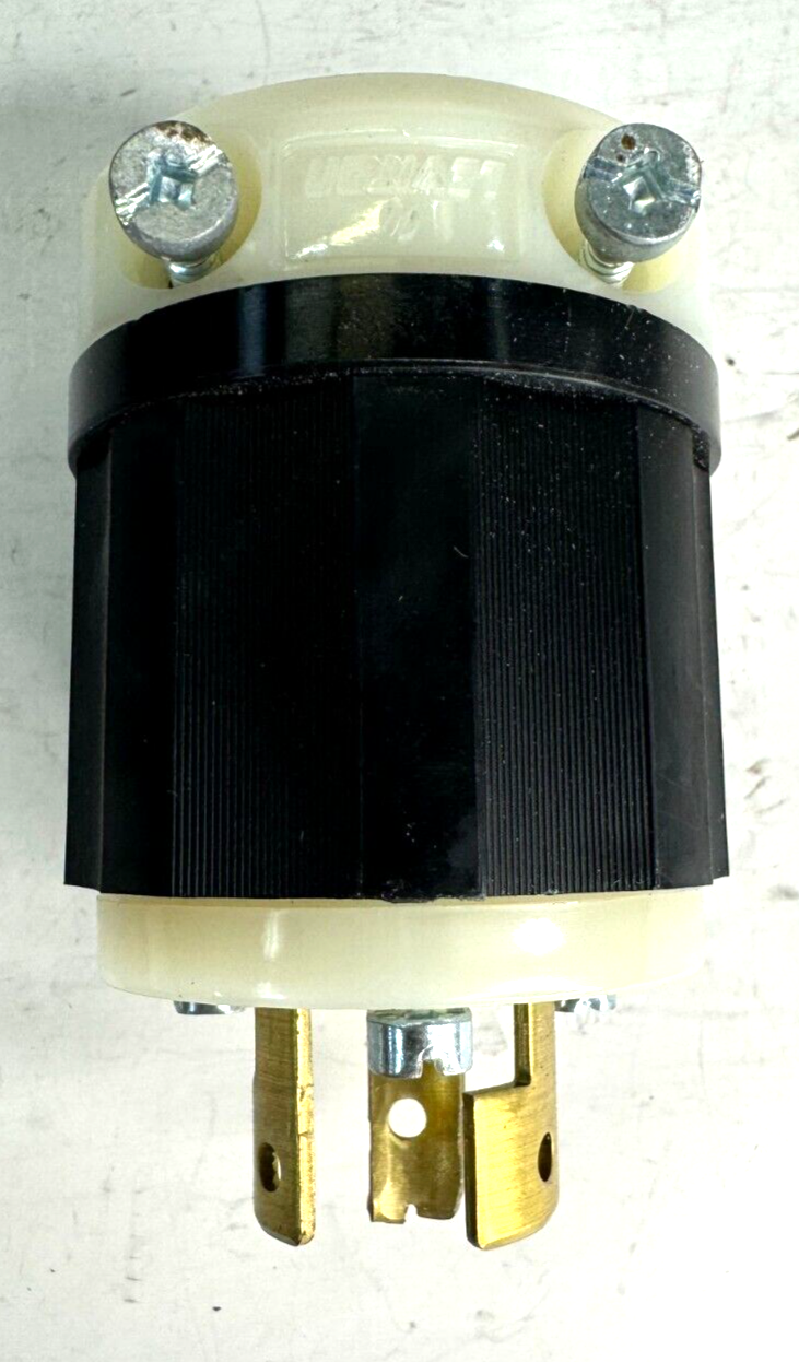LEVITON LOCKING PLUG INDUSTRIAL GRADE 9965-C 20AMPS - 125VOLTS