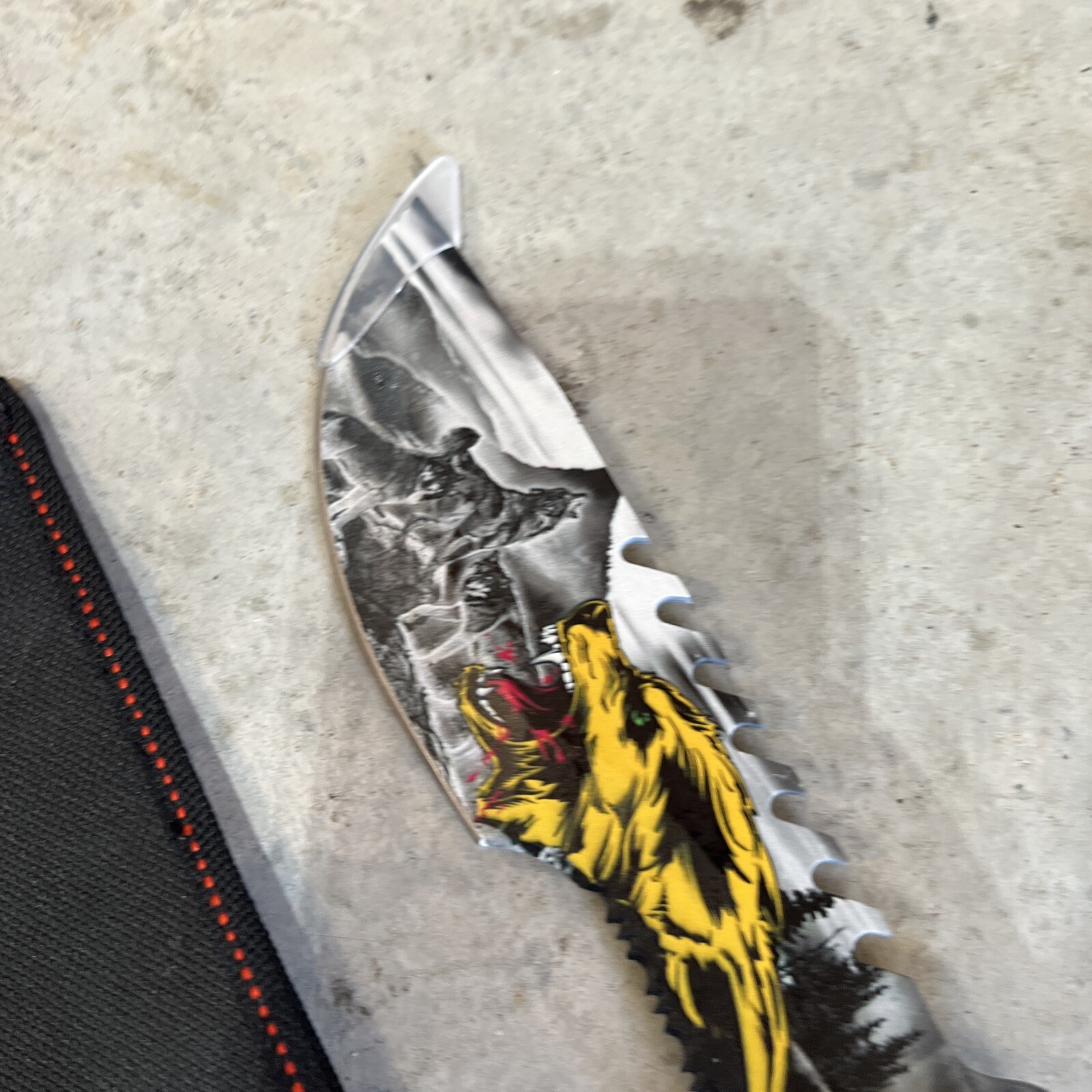 Wolf Graphic Knife NEW