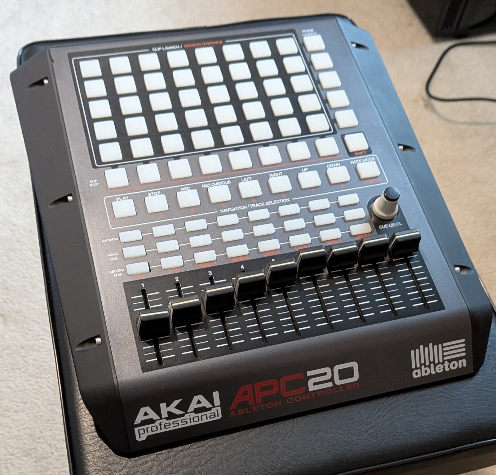 Akai Professional APC20 Ableton Controller MIDI Pad Grid w/ Faders Clean Tested
