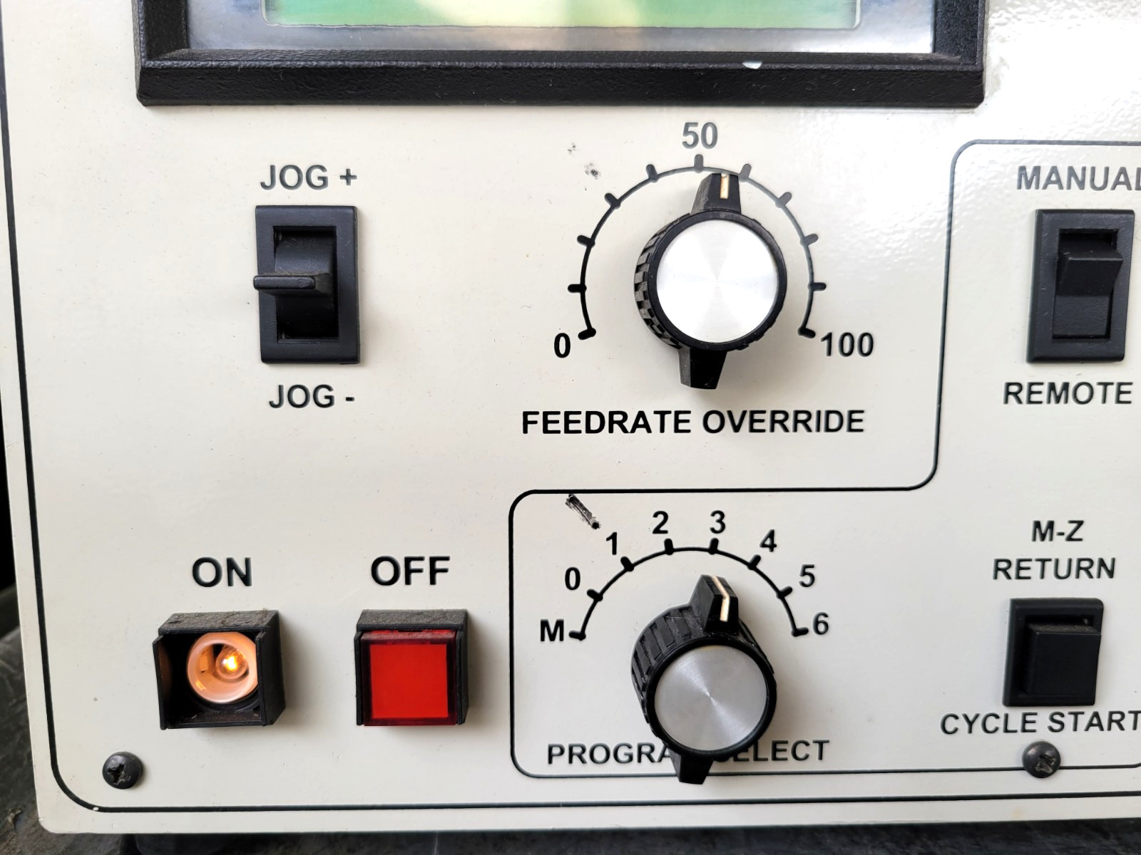 YUASA SUDX-5C-01 ROTARY INDEXER W/ UDNC-100 CONTROLLER