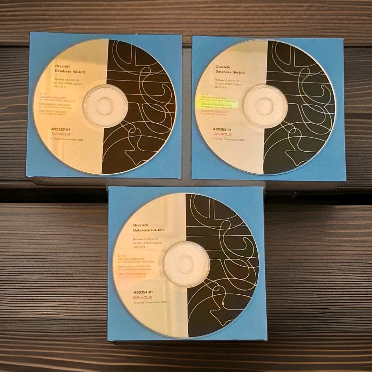 Oracle9i Database Release 2 64-bit SPARC & Solaris 3CDs set 9.2.0.1.0 Scarce