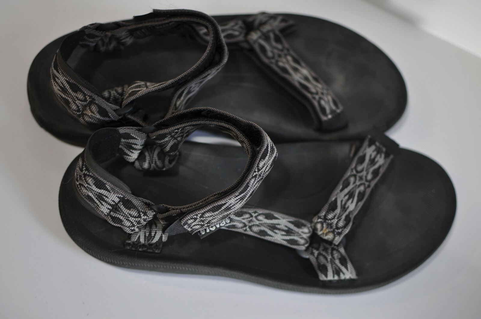 Teva Mens Sandals size 11 M