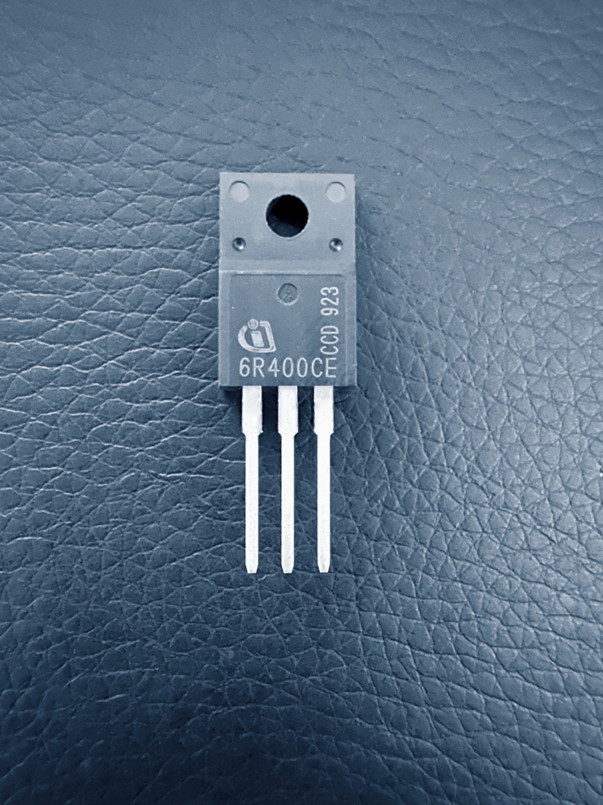 IPA60R400CE 6R400CE Infineon N-Ch Power MOSFET 600V 14.7A 400mΩ 31W TO-220FP