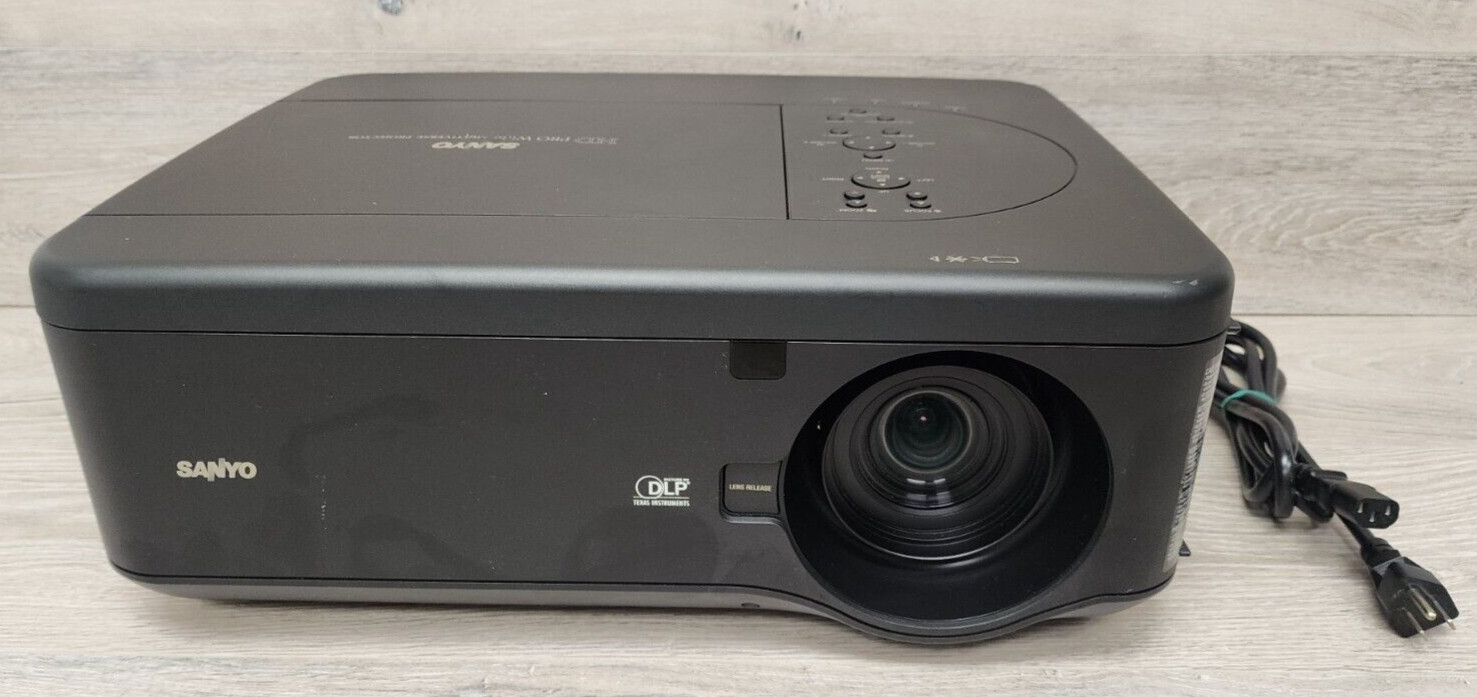 Sanyo PDG-DWT50L HD Pro Wide Multiverse Projector DLP PARTS REPAIR AS IS READ