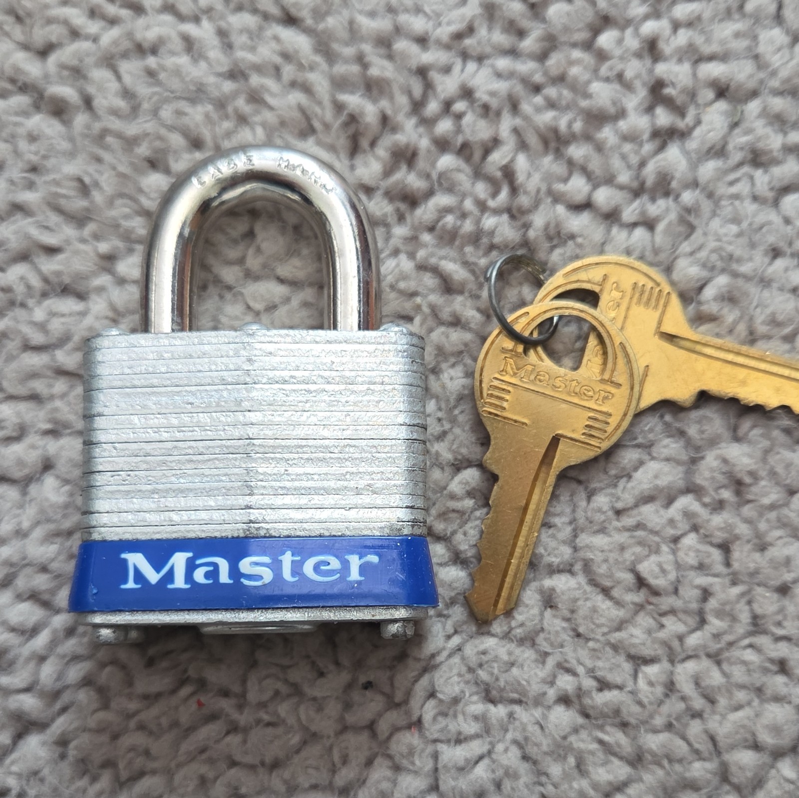 Master Lock No. 3 Keyed Different Laminated Steel Padlock 9/32" Blue/Silver