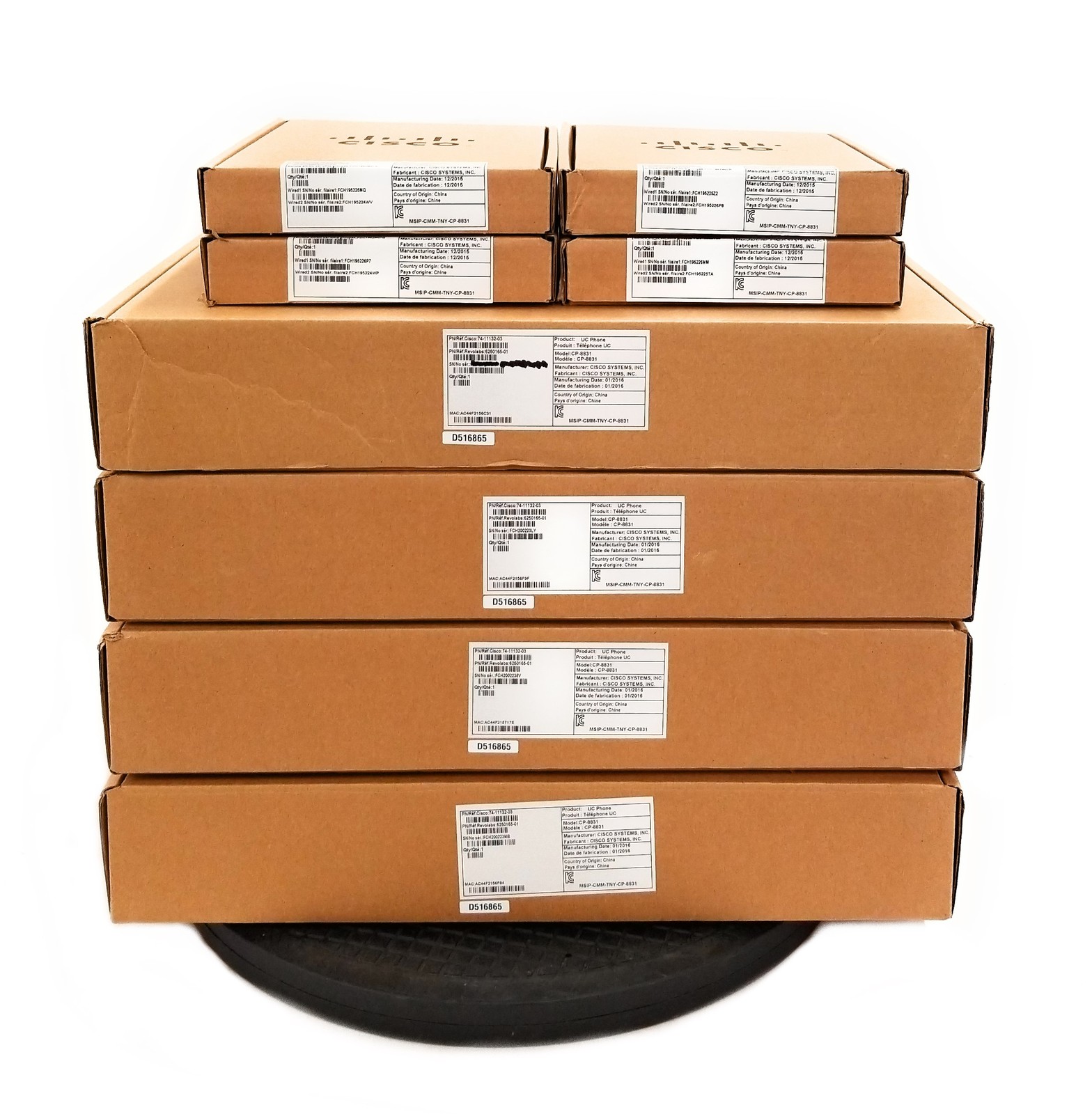Lot of 4 NEW Cisco CP-8831 UC IP Conference Phone 74-11132-03 w/ Mic 74-11134-01