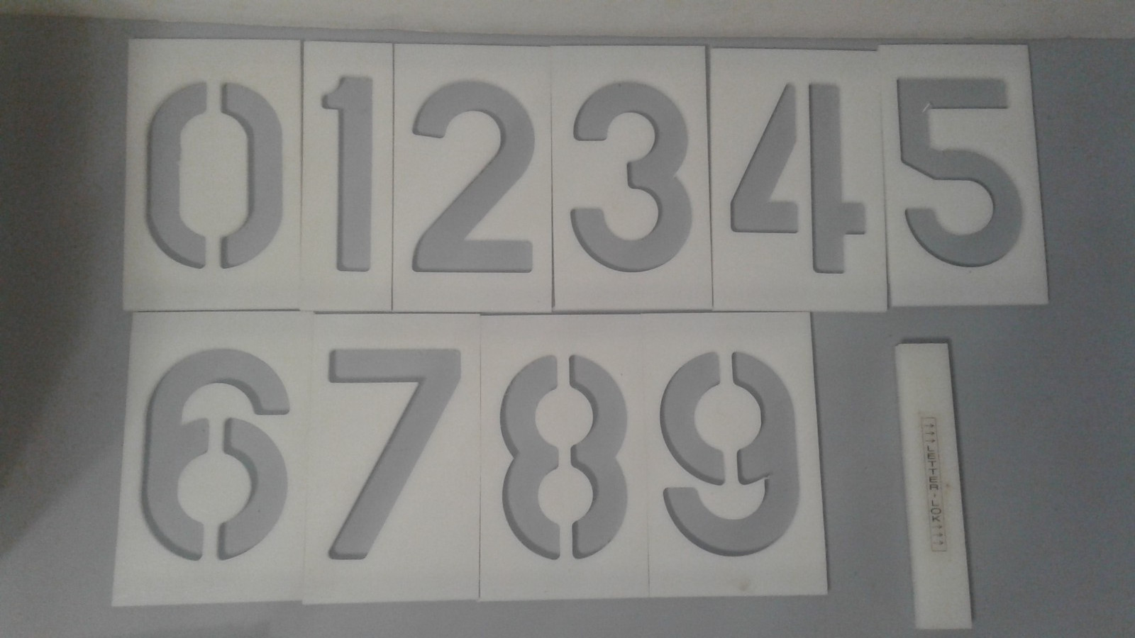 VINTAGE 6 " x 1/4 Letter Router Templates 0-9 and A-Z complete set white plastic