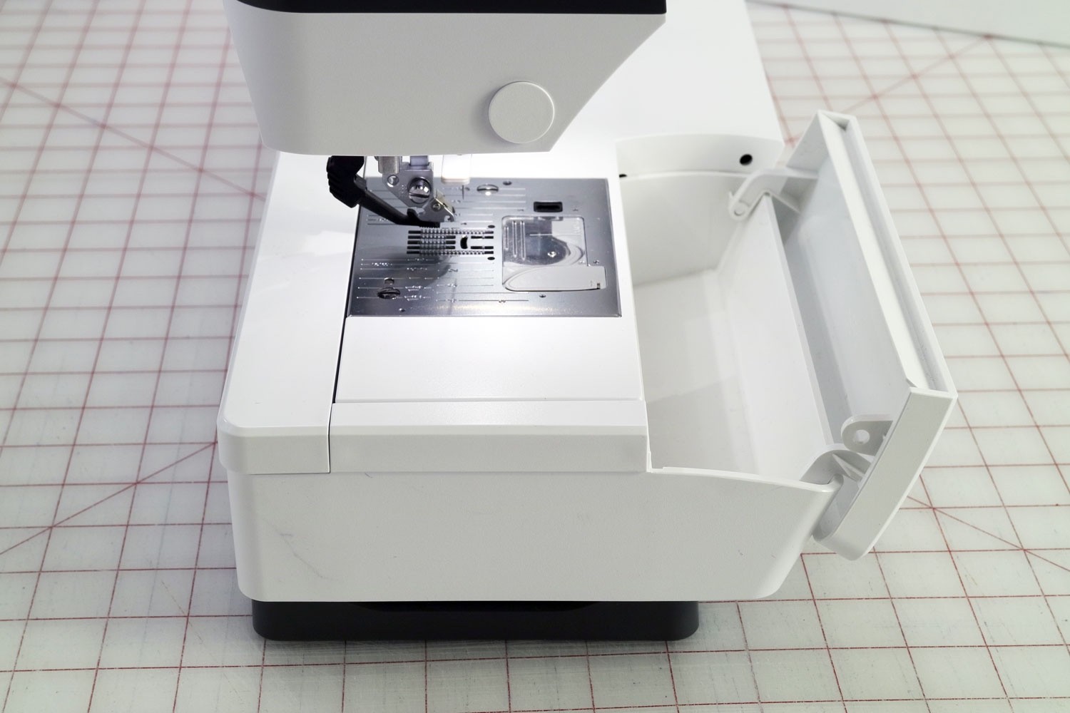 PFAFF Quilt Ambition 630 Sewing Machine IDT System Touchscreen