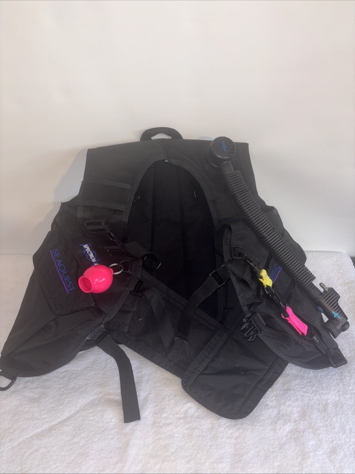 Women SeaQuest Spectrum 4 BCD Buoyancy Compensator Vest Size Med Large Scuba