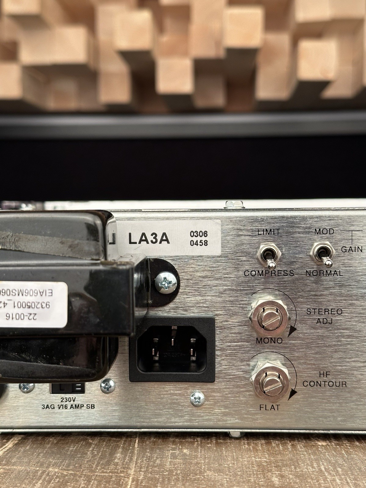 Universal Audio LA-3A Opto Compressor Sequential Stereo Pair. Urei LA 3A LA3A