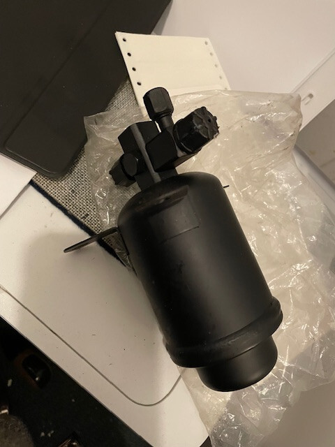 64 53 1 166 051 Receiver Drier
