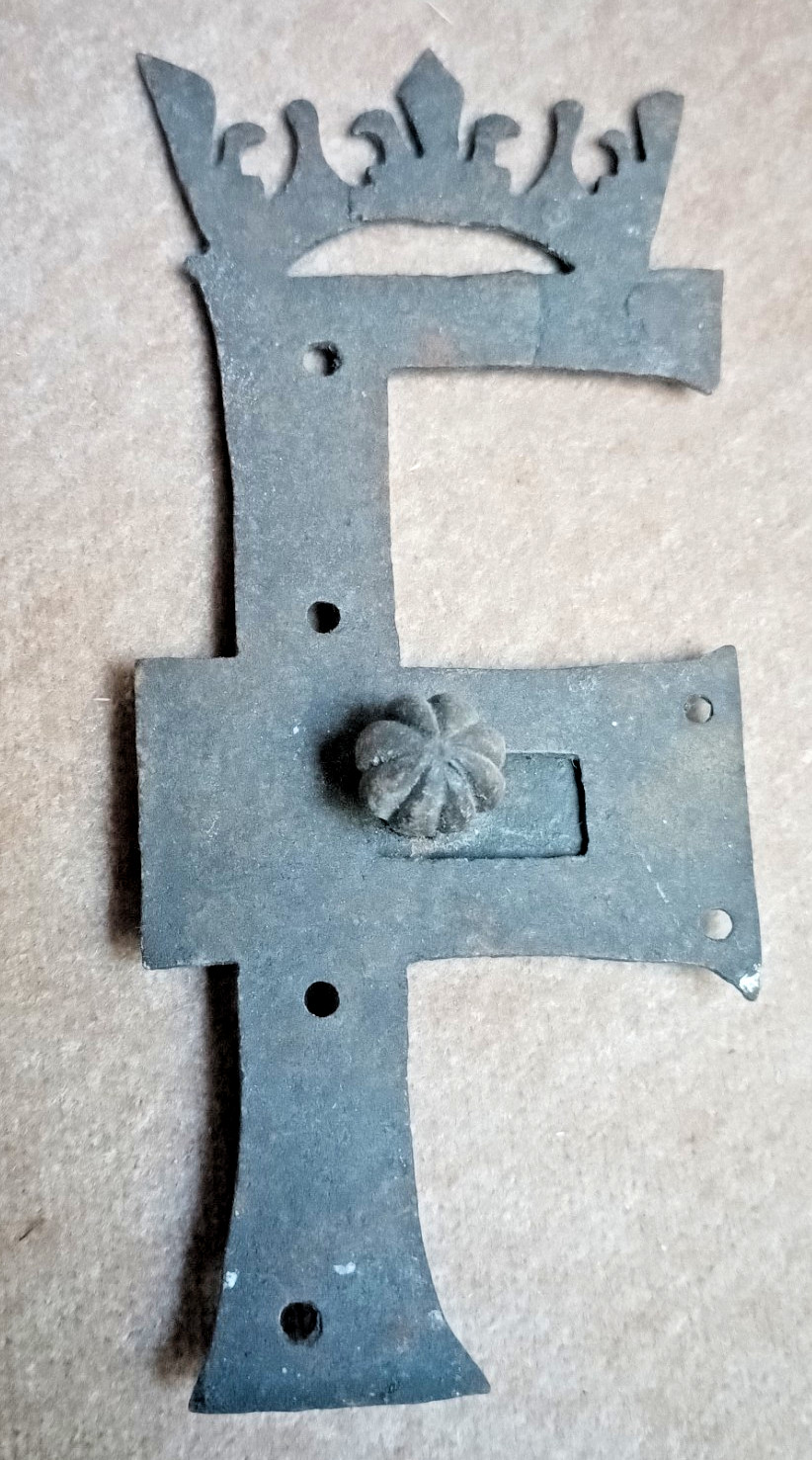 ULTRA RARE ANTIQUE 16th CENTURY FRENCH DOOR LATCH LOCK CROWNED F, IRON, MUSEUM