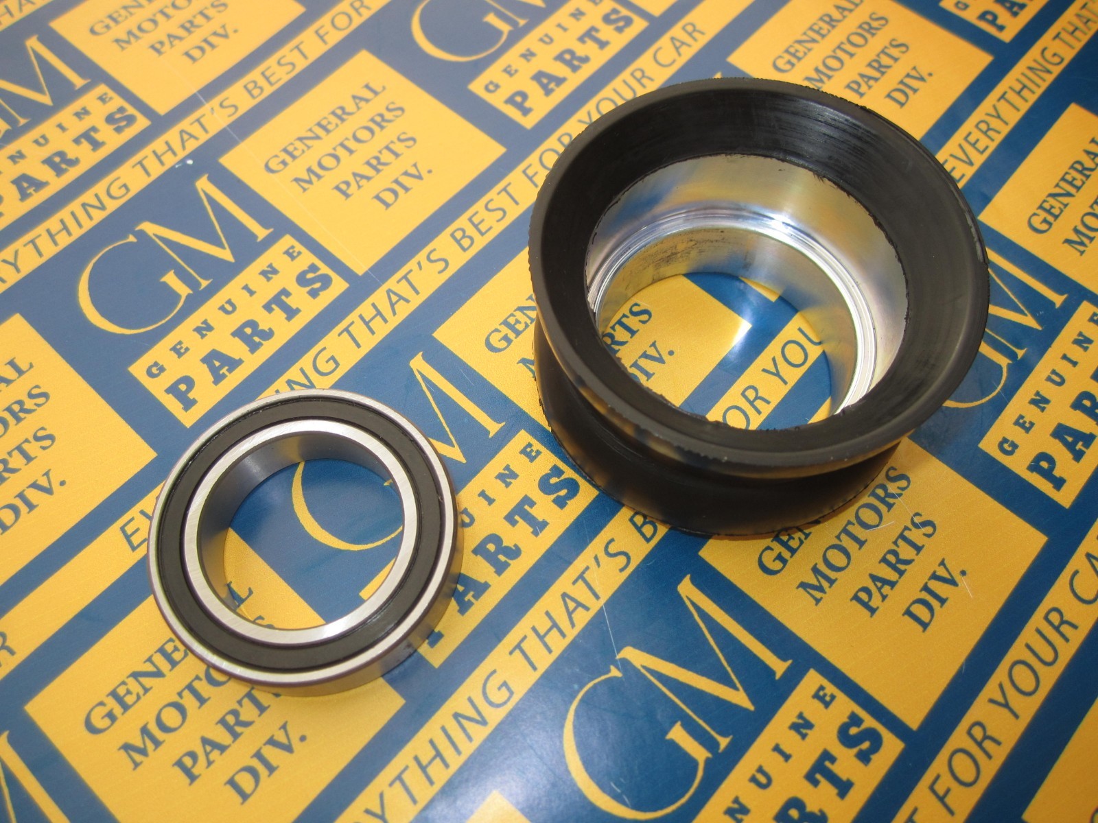1965-1968 Buick Drive Shaft Bearing and Support Kit. OEM #1377308