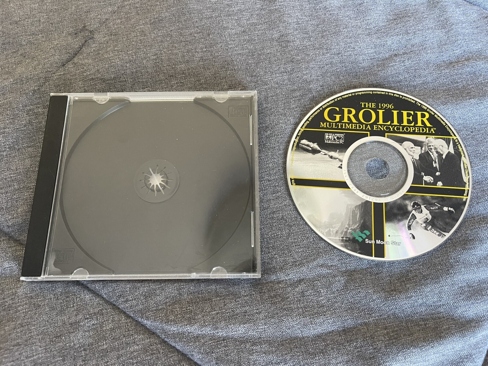 1996 Grolier Multimedia Encyclopedia PC Software CD Great Shape - Cleaned