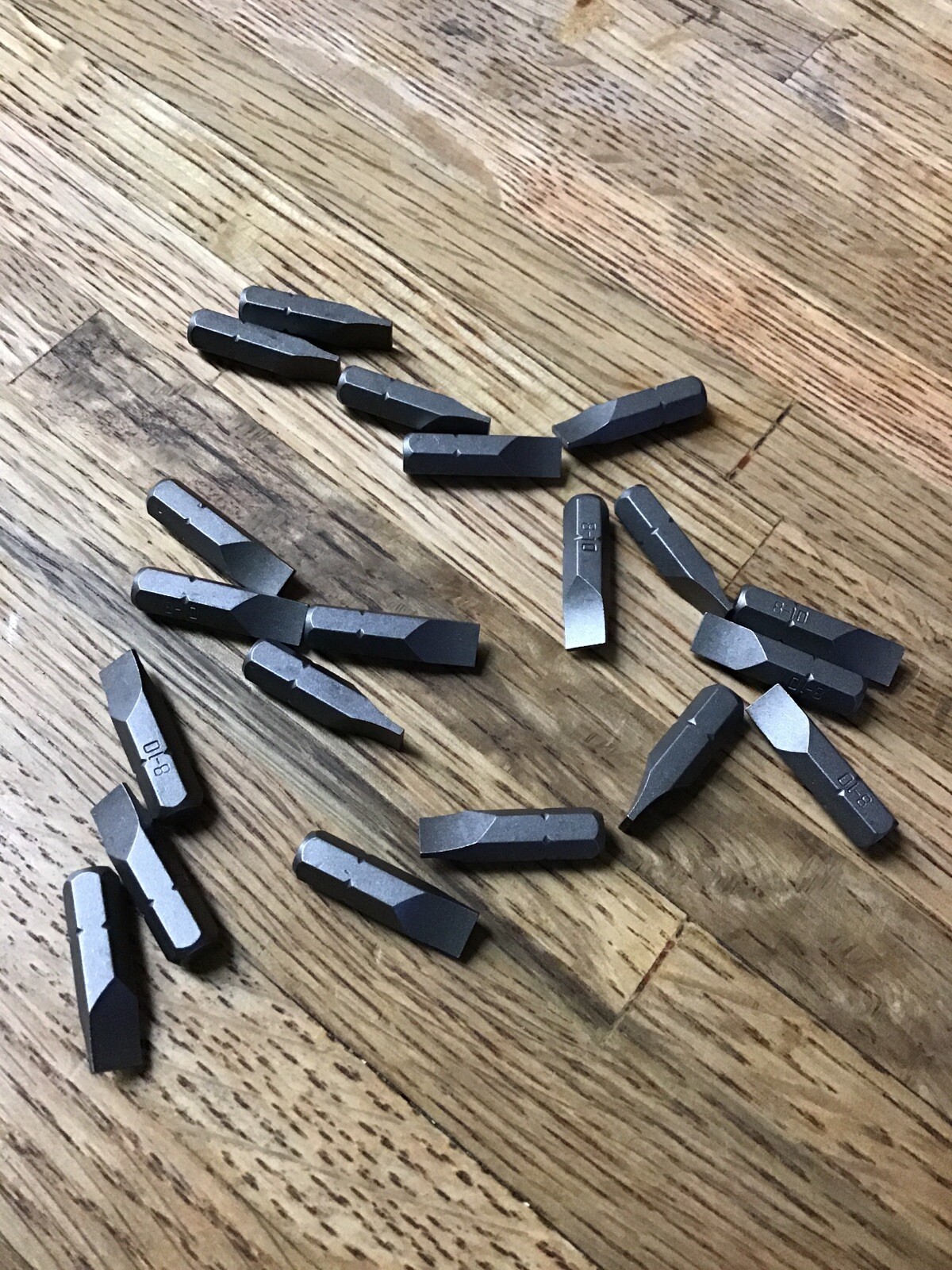 (20Pcs) 8-10, 1/4" Hex Drive Insert Bits, Straight Blade, Slotted 1" Long