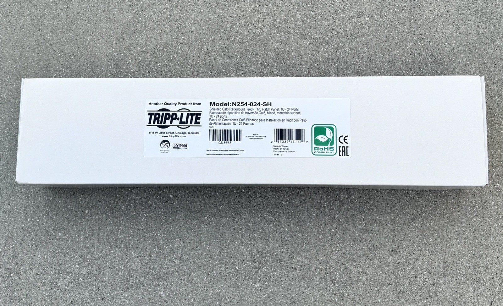 NEW Tripp Lite N254-024-SH 1U Thru Patch Panel