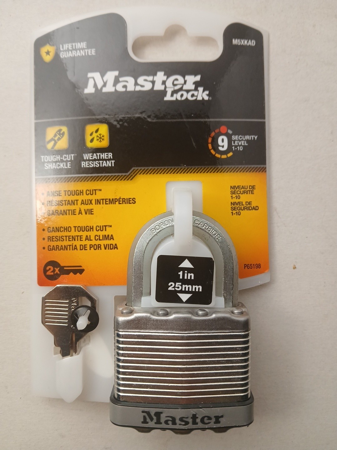 Master Lock Padlock With 2 Keys. M5XKAD