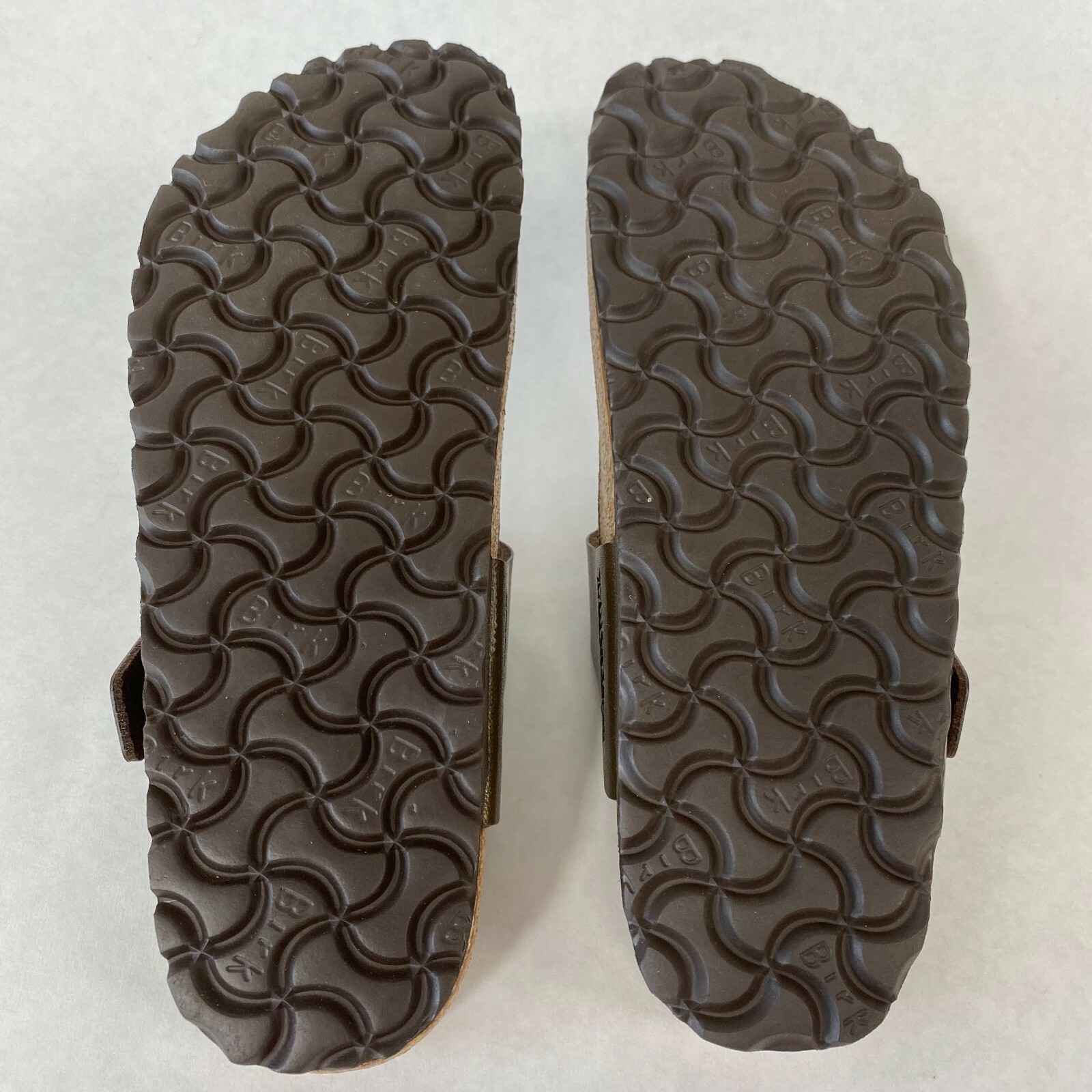 New w/o Box Birkenstock Gizeh Golden Brown Regular - Select Size