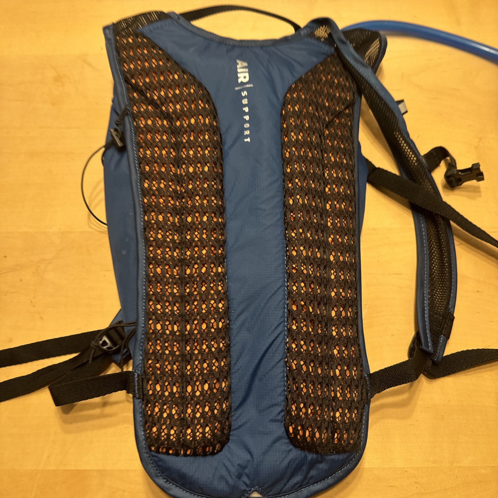 Camelbak 2L / 70 oz Rogue Light Hydration Backpack (Blue)