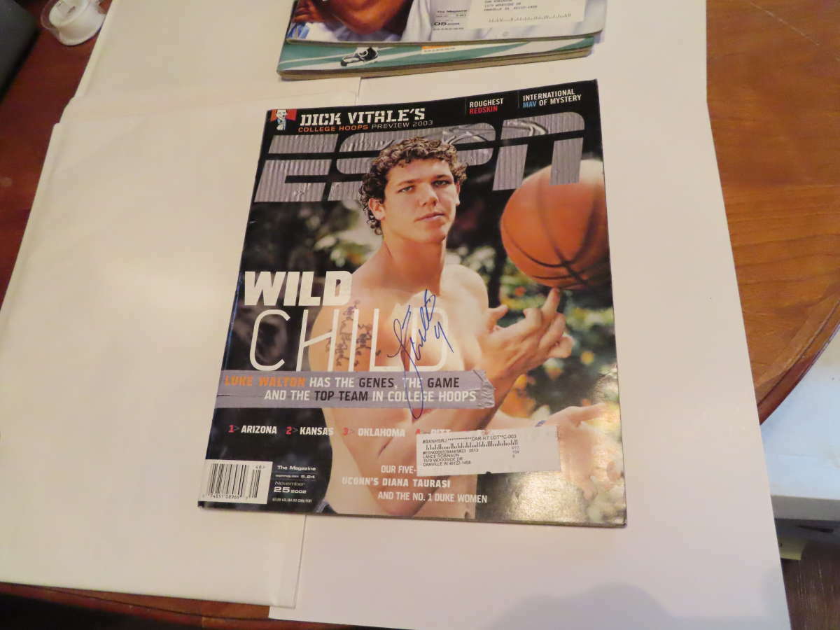 ESPN Magazine SIGNED 11/25 2002 Luke Walton Arizona