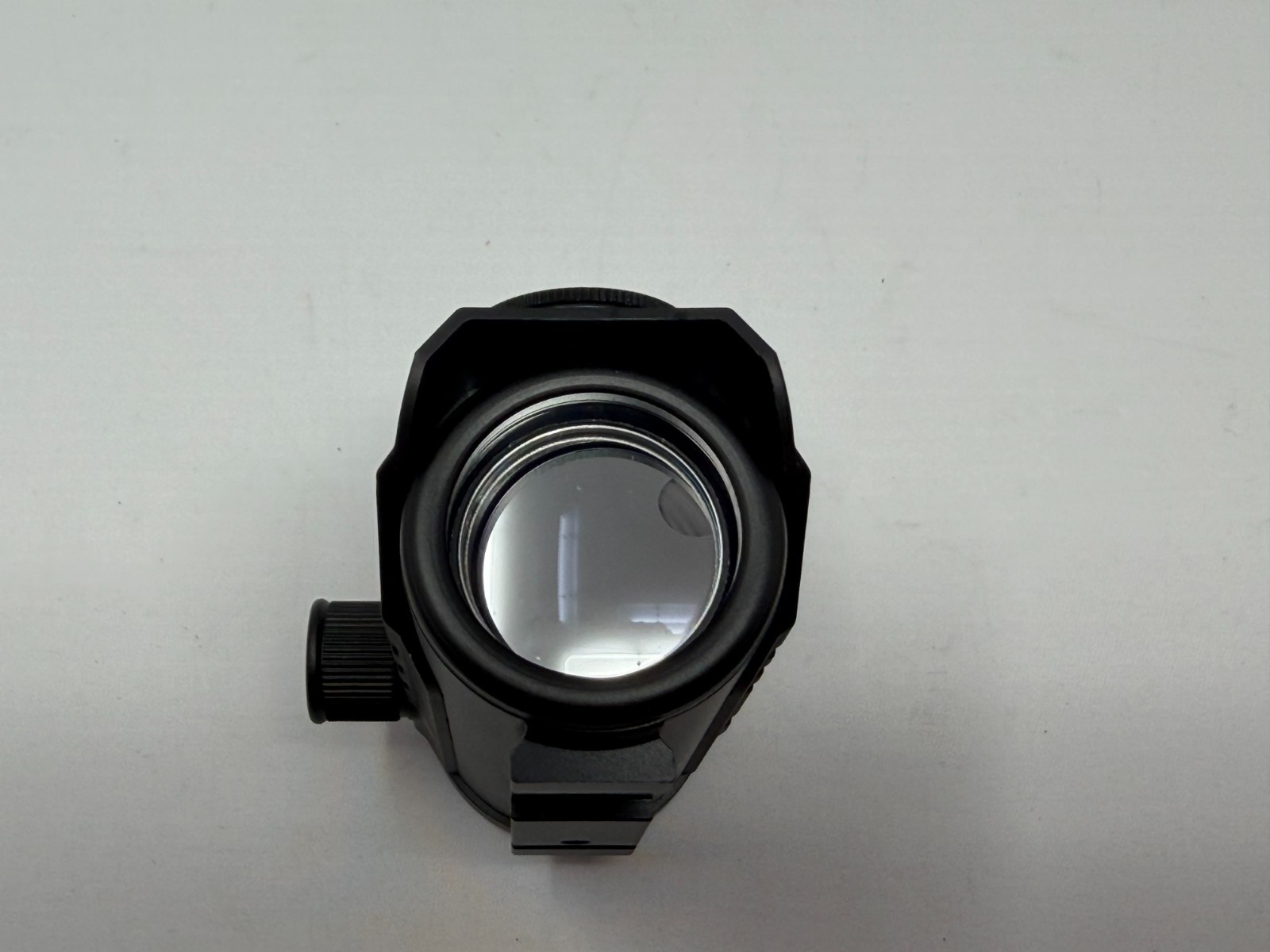 UUQ RGB Red Dot Sight Scope Reflex Optic w/ Case Manual Mounts Battery Untested
