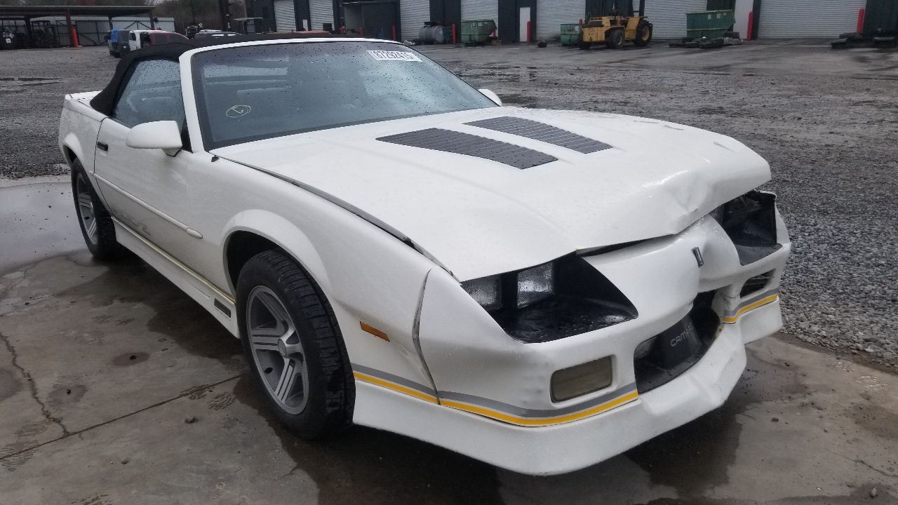 90 CHEVY CAMARO IROC-Z CONVERTIBLE QUARTER PANEL UPPER TRIM LEFT DRIVER WHITE