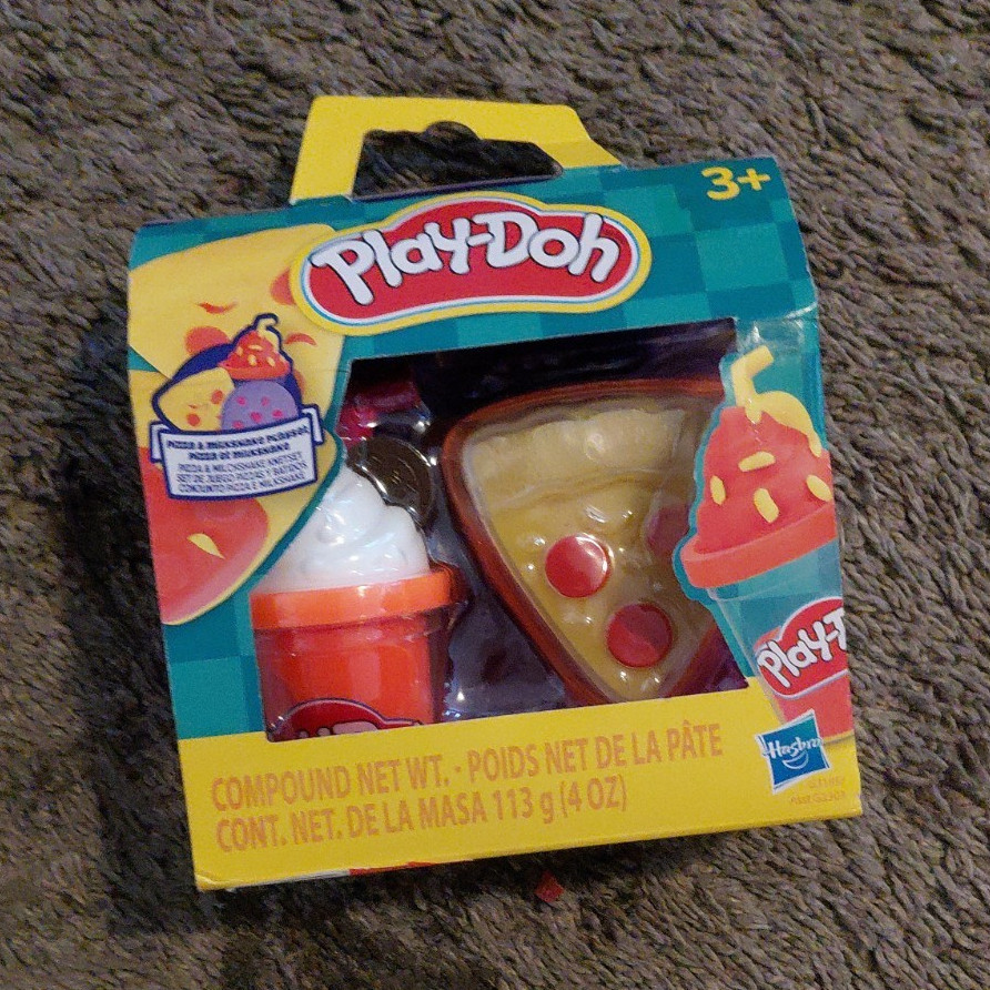 Play-Doh Compound Pizza Slice & Cupcake Set, Ages 3+ (3-4 Years, 4-7)