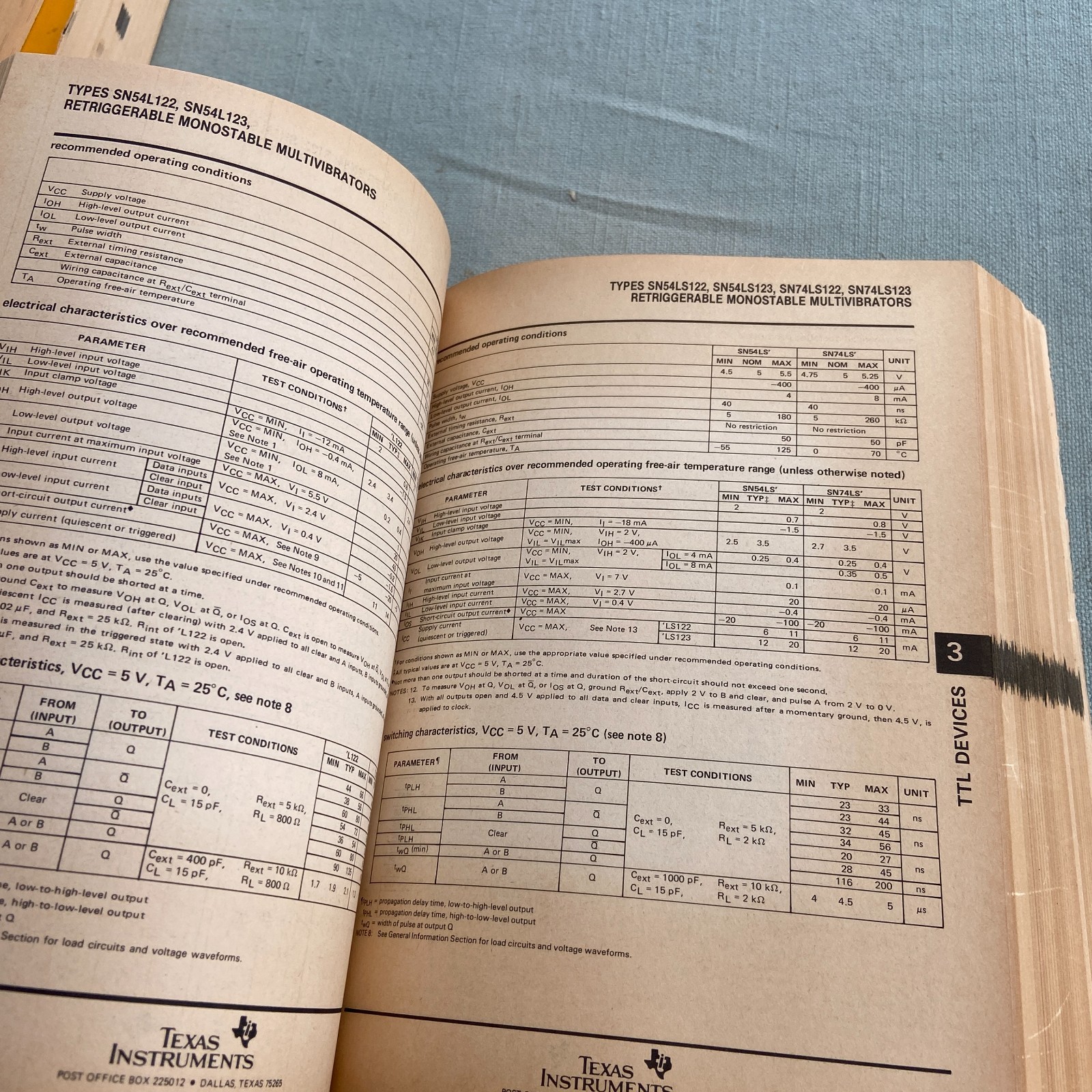 Book Lot Texas Instruments TTL Data V 2 Linear Circuits Field Logic Programmable