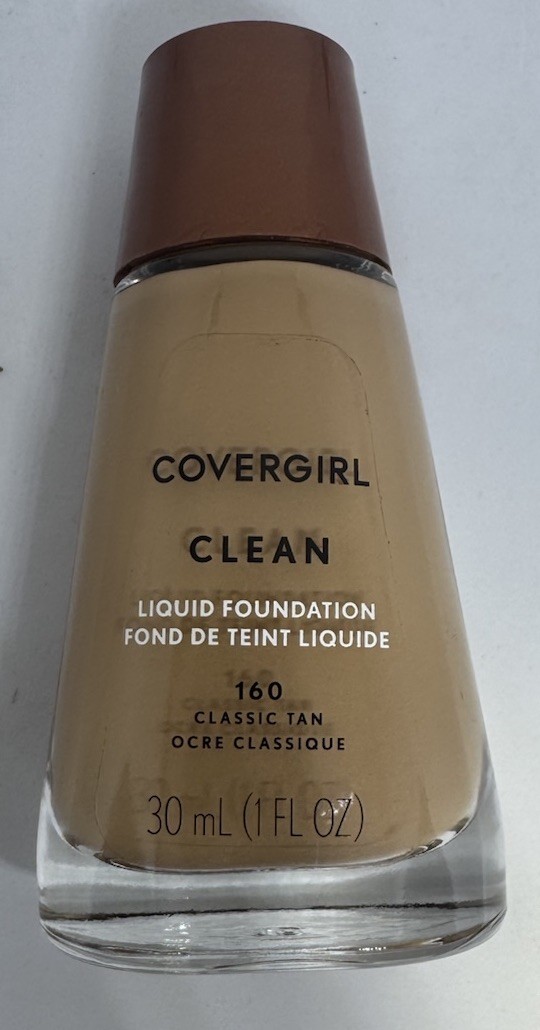 CoverGirl Clean Liquid Foundation – 160 Classic Tan (30 mL / 1 Fl Oz)- New