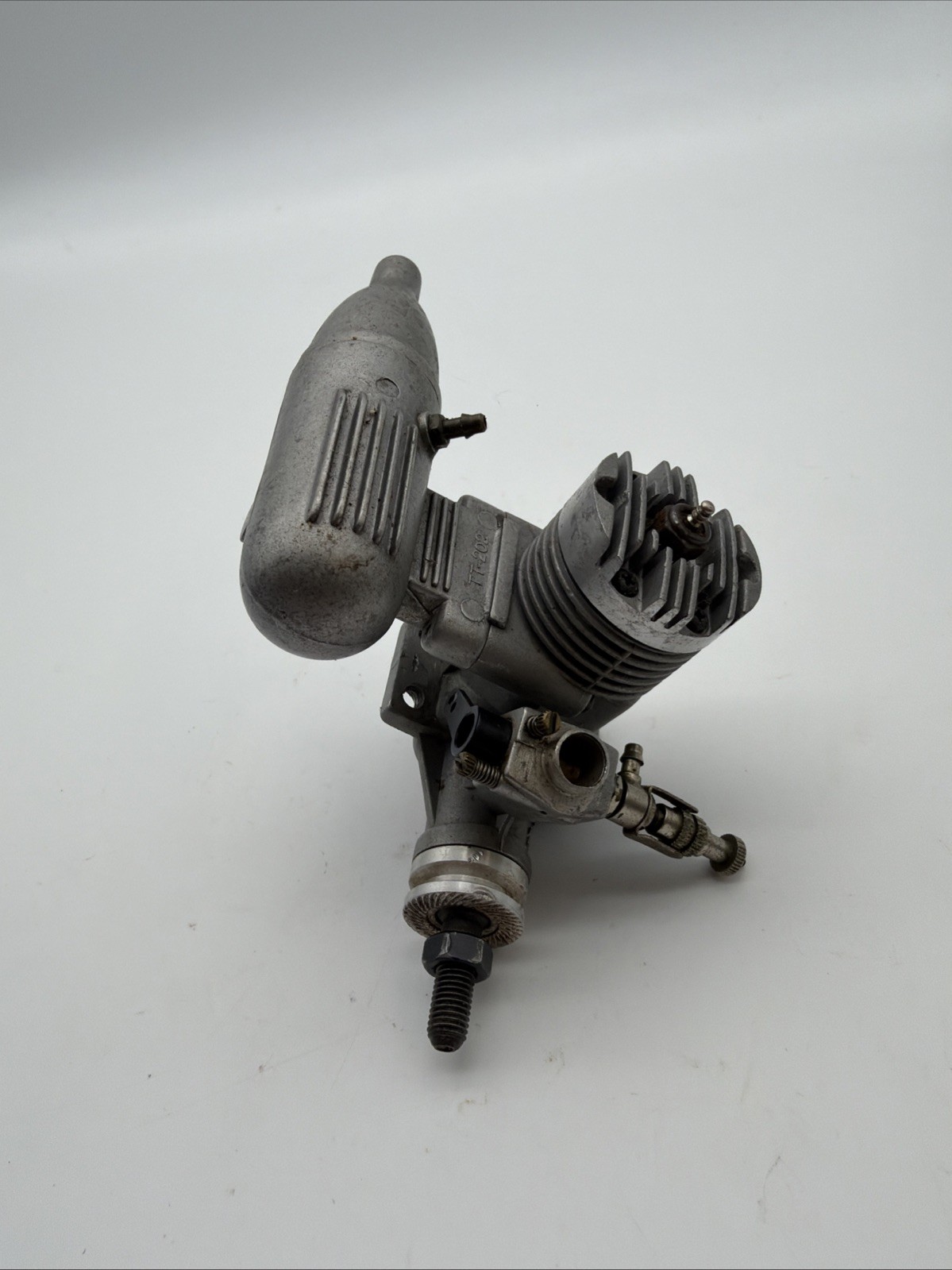 Vintage Thunder Tiger 25 RC model airplane engine M16