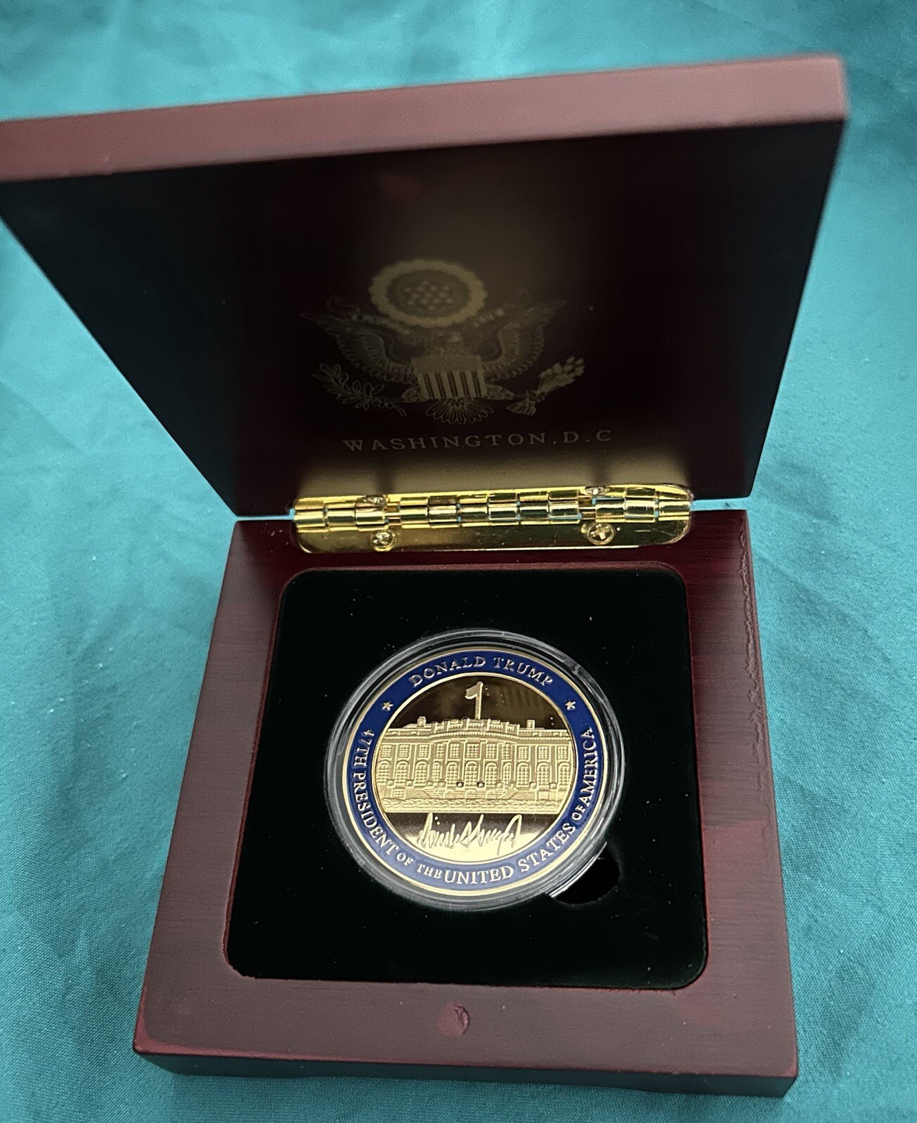 TRUMP WHITE HOUSE Signature CHALLENGE COIN 2025 INAUGURATION REPUBLICAN MAGA GOP