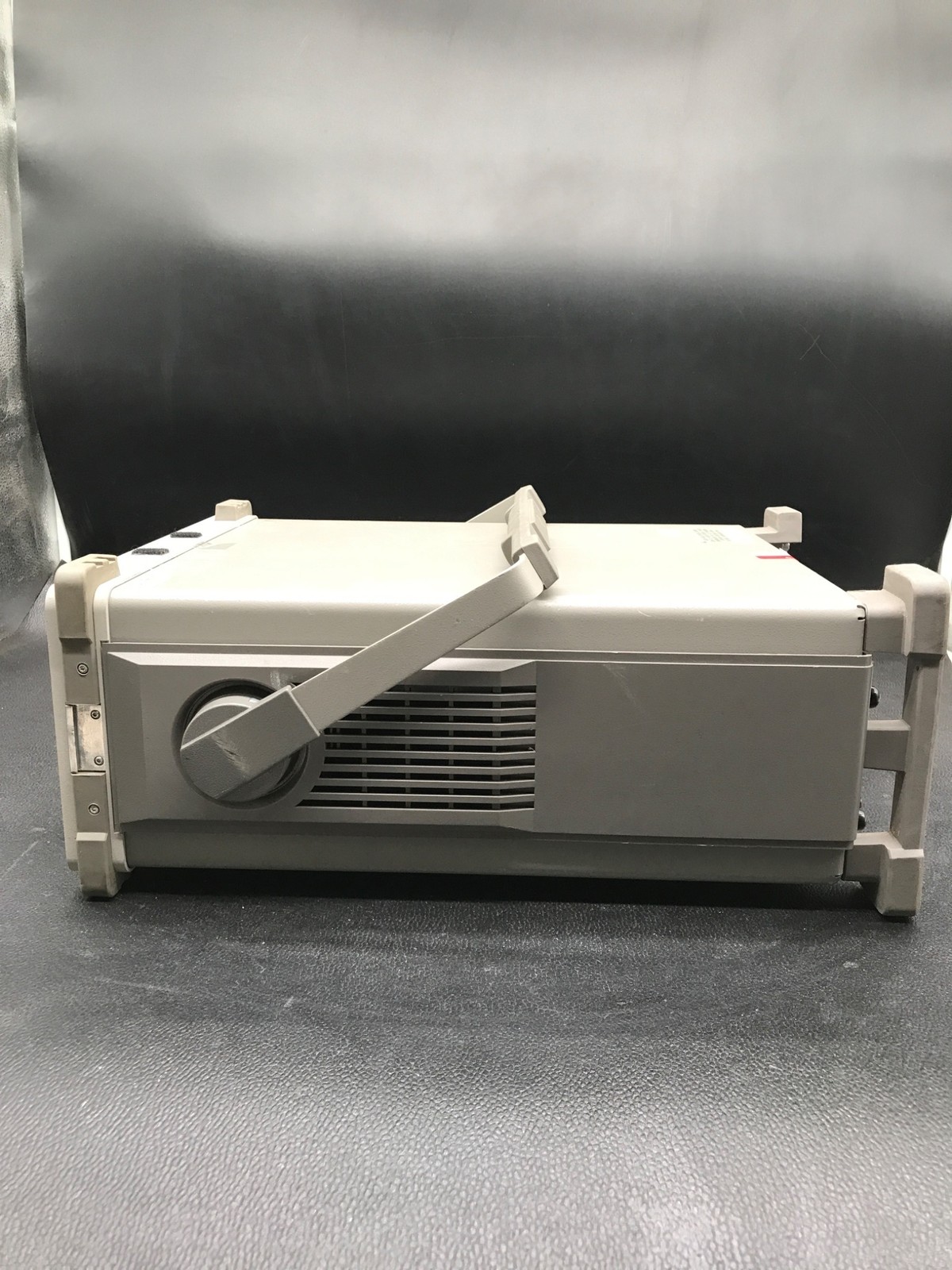 Hewlett-Packard 8565E Spectrum Analyzer 9kHz-50GHz USED