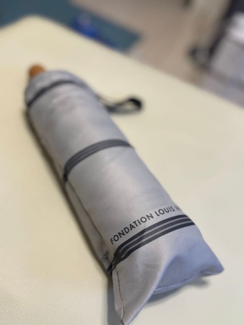 Louis Vuitton Fondation Paris Limited Foldable Umbrella Authentic Accessory