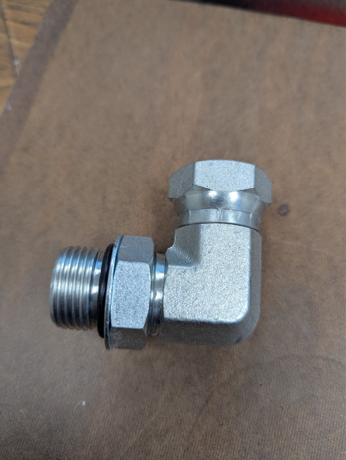 6901-16-12 90° Elbow 1" ORB Male x 3/4" NPSM Female Swivel