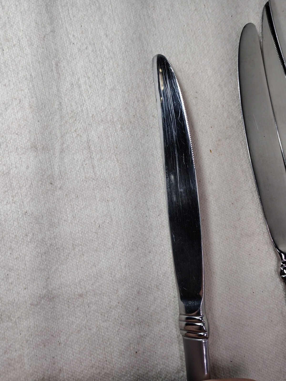 4 Wallace Solid Dinner Knives Bennett Stainless Frosted Satin Handle Vietnam