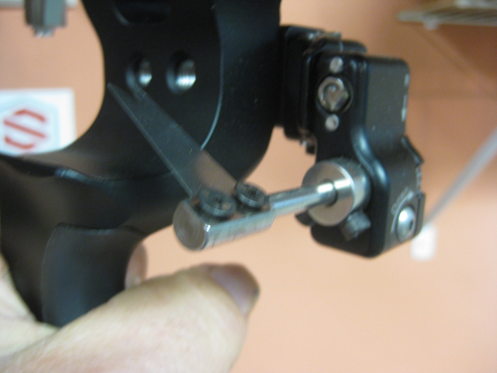 Spot Hogg The Edge Arrow Rest, Black, Right Hand