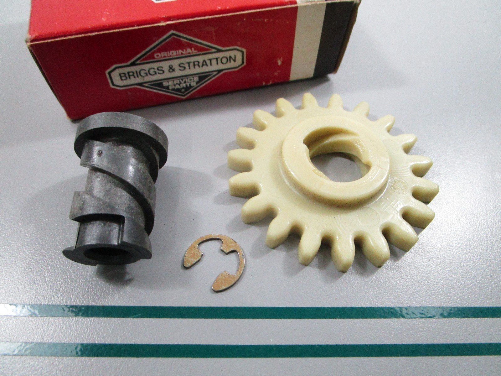 NEW OEM 494146 Briggs & Stratton Starter Gear 0810