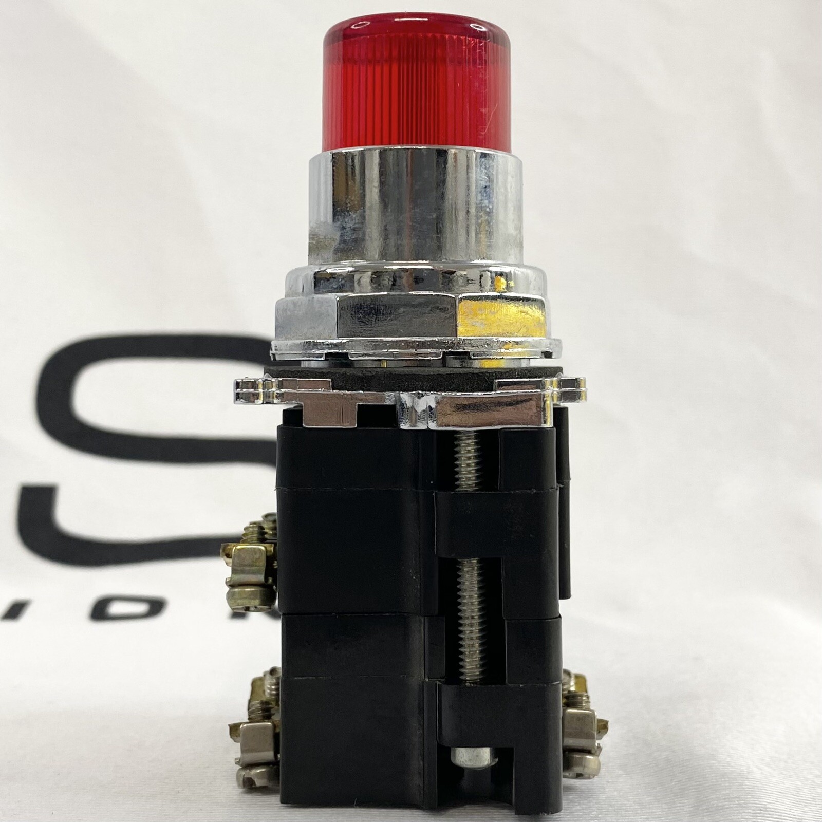 Cutler Hammer 10250T/91000T/E34 L2 TO X2 Red Pushbutton USA